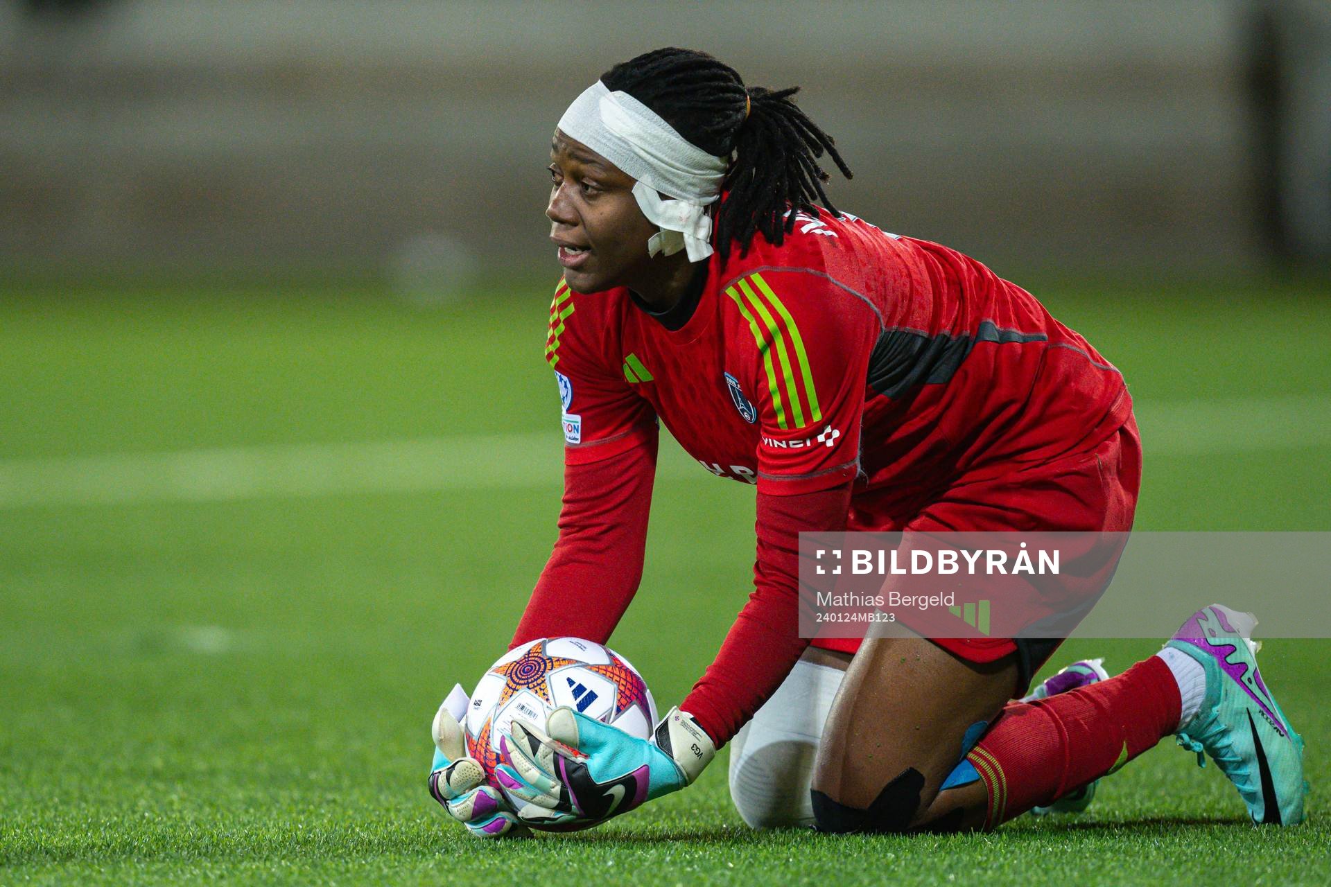 Goalkeeper Chiamaka Nnadozie of Paris FC
