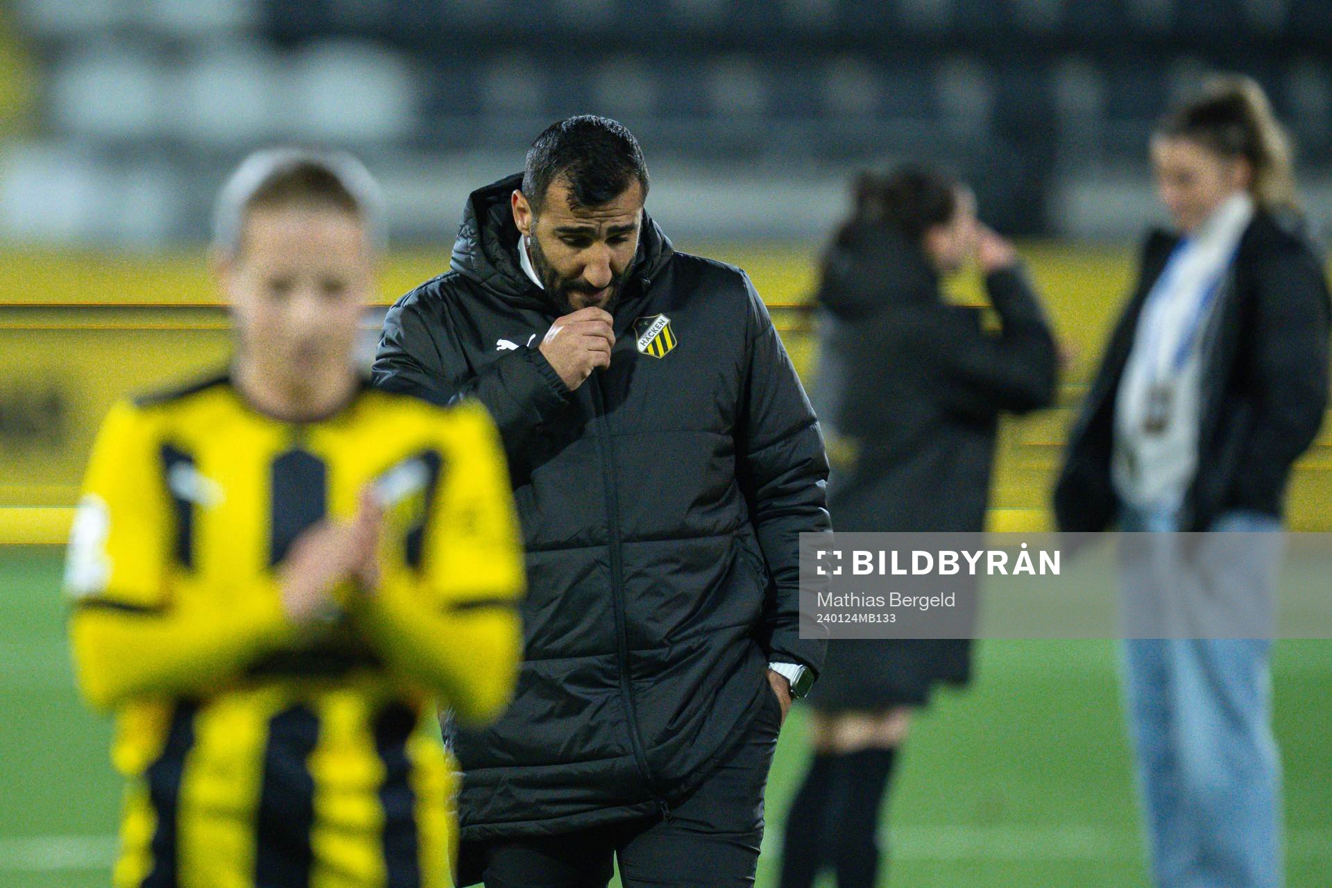 Head coach Mak Lind of Häcken looks dejected