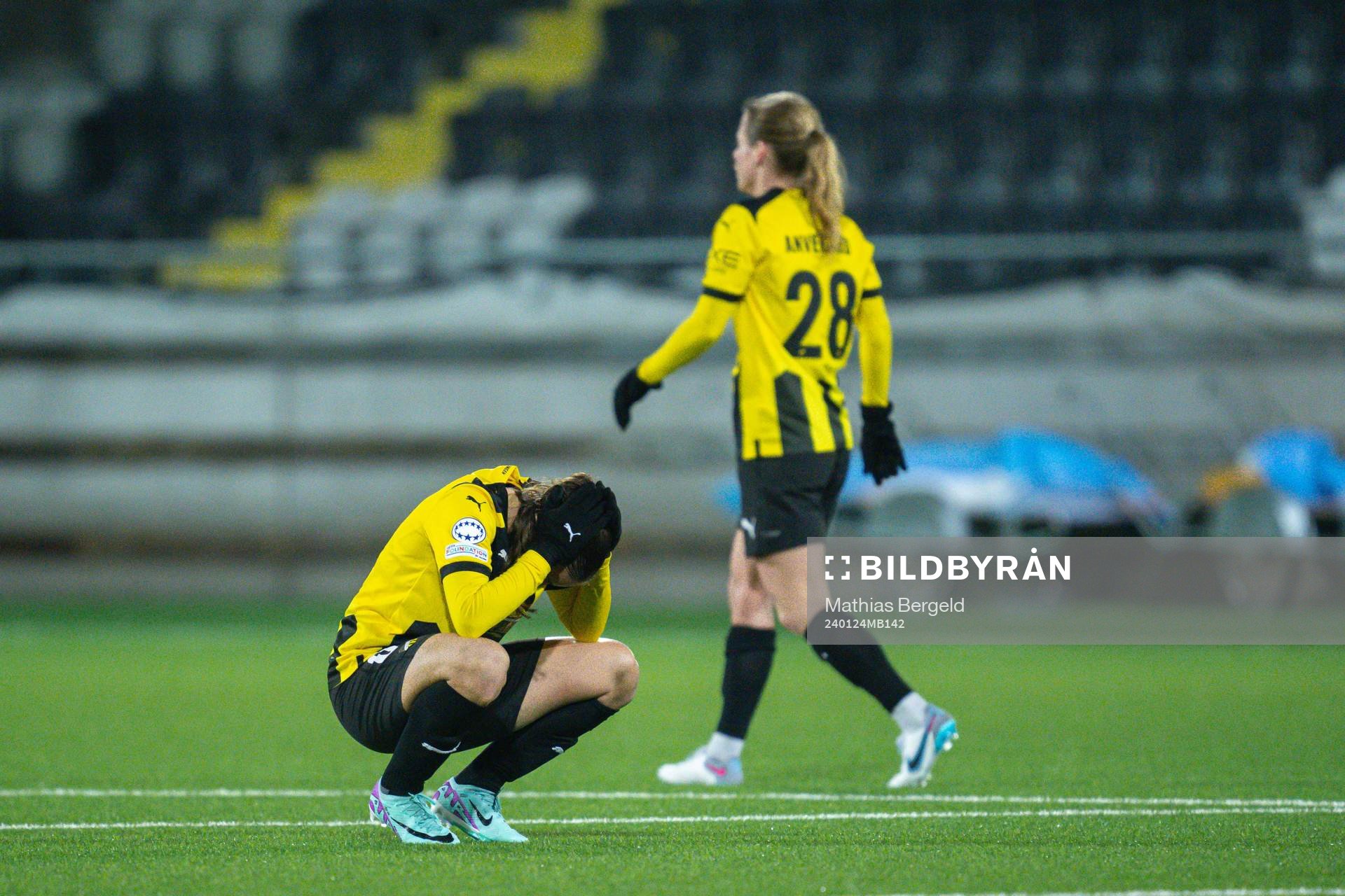 Rusul Rosa Kafaji of Häcken looks dejected afte the UEFA