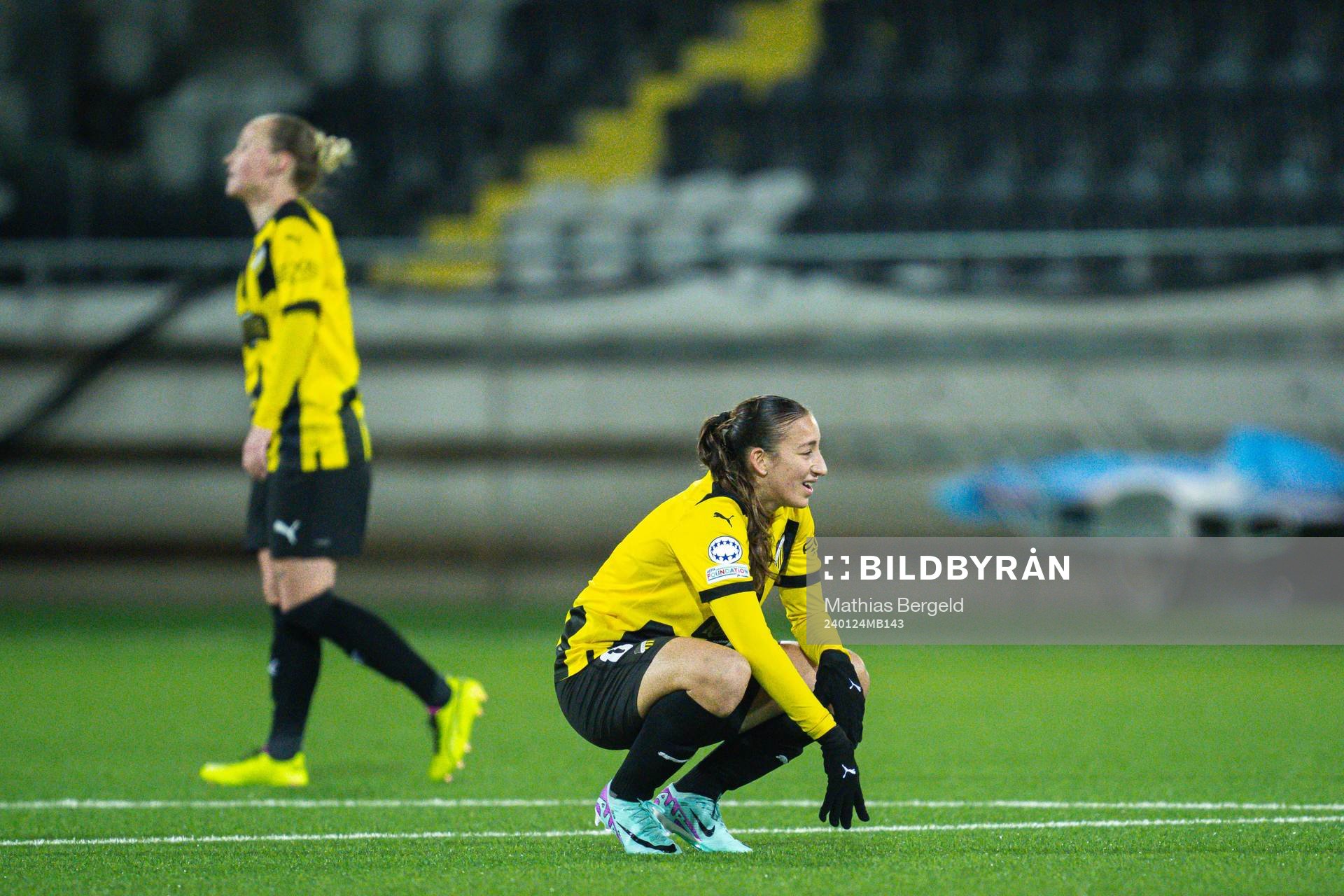 Rusul Rosa Kafaji of Häcken looks dejected