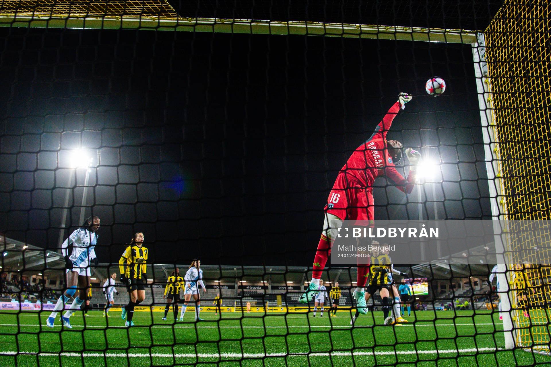 Goalkeeper Chiamaka Nnadozie of Paris FC
