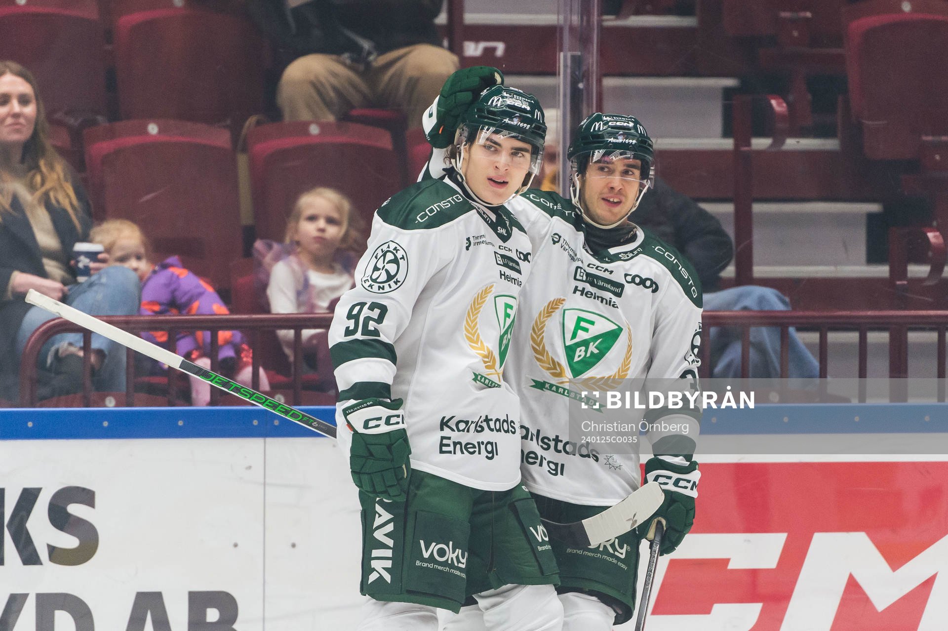 Färjestads Liam Öhgren jublar