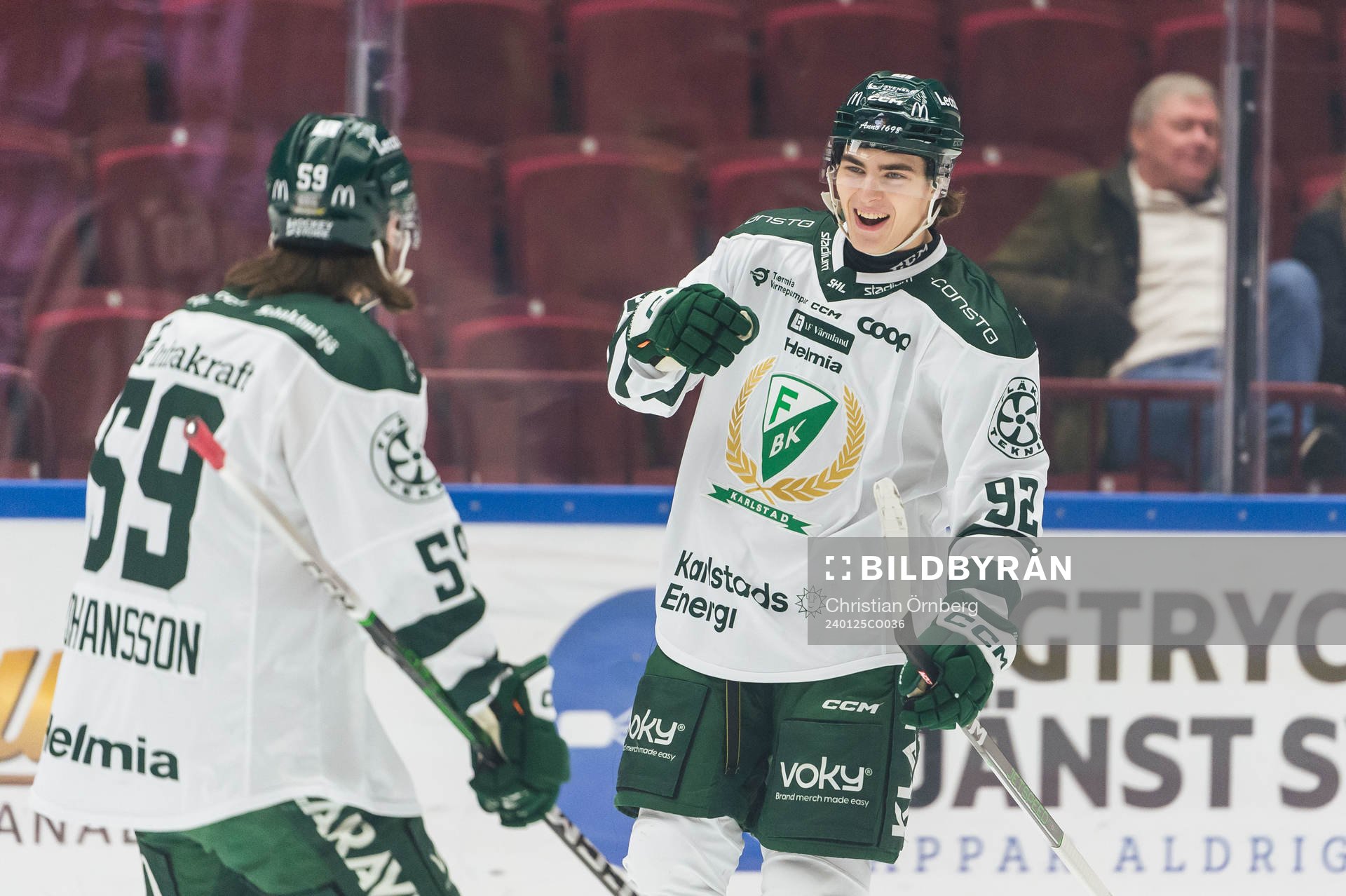 Färjestads Liam Öhgren jublar