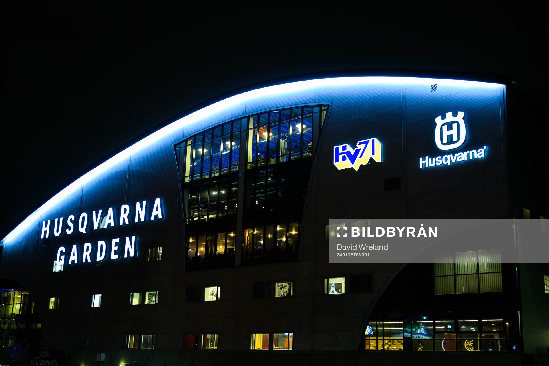 Exteriör av Husqvarna Garden innan ishockeymatchen i SHL