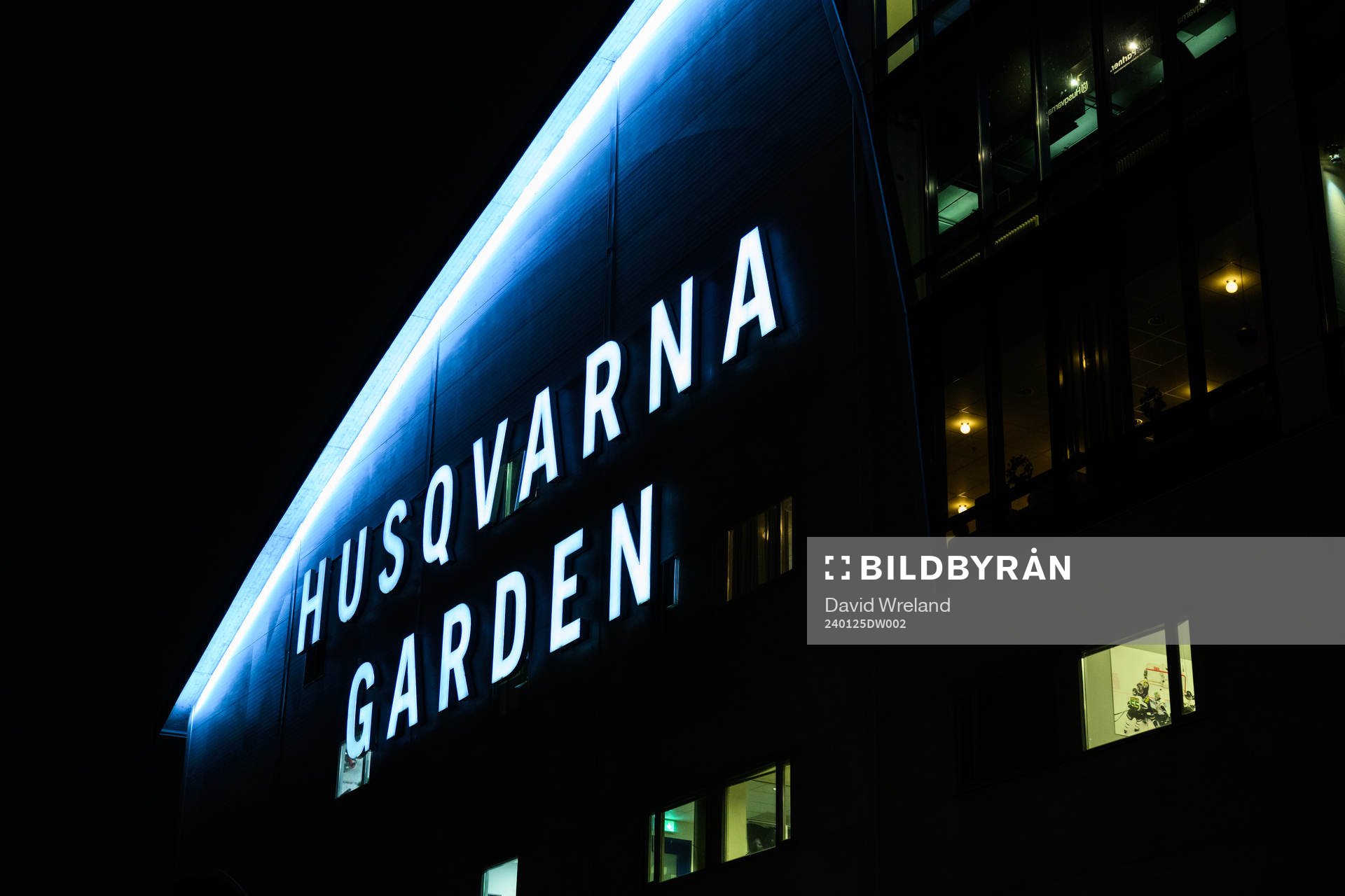 Exteriör av Husqvarna Garden innan ishockeymatchen i SHL