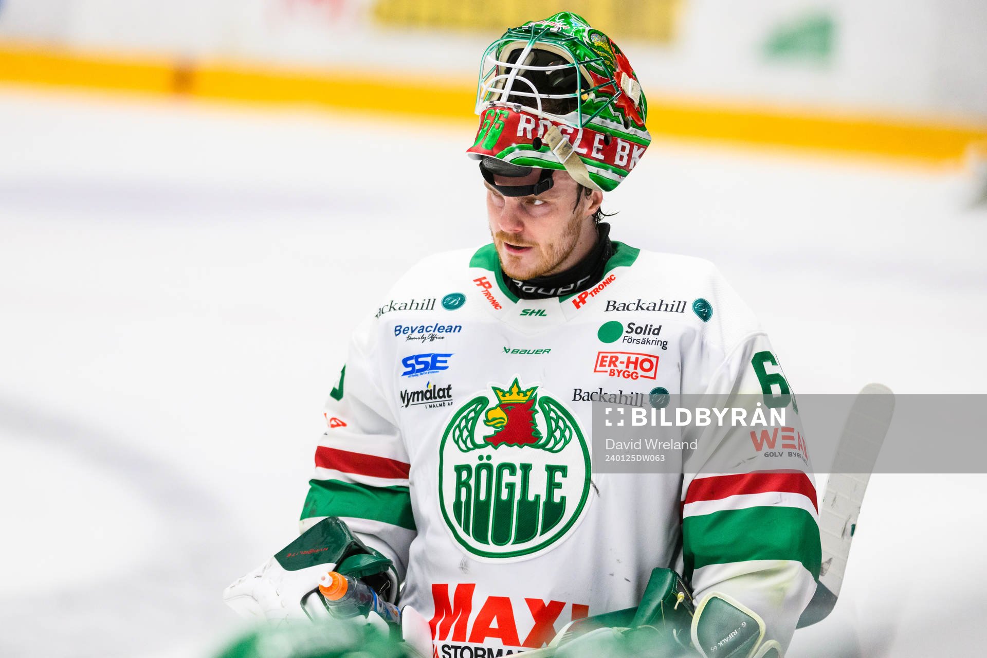Rögles målvakt Christoffer Rifalk  deppar