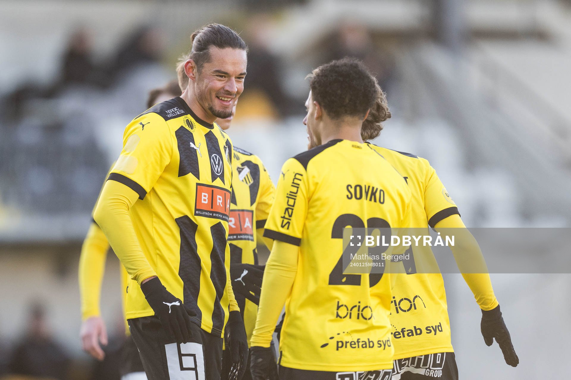 Häckens Amor Layouni jublar