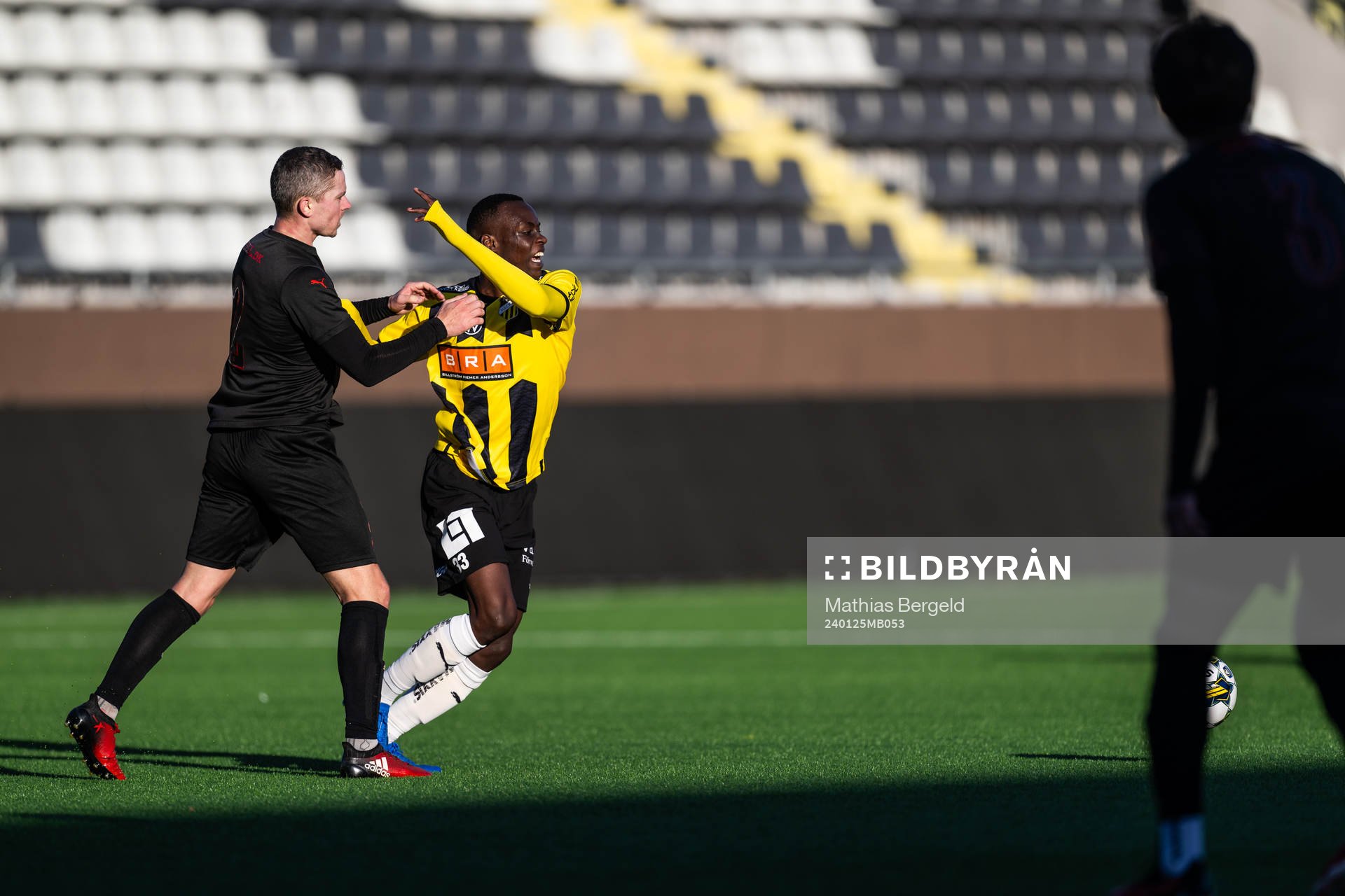 Midtjyllands André Rømer och Häckens John Paul Dembe
