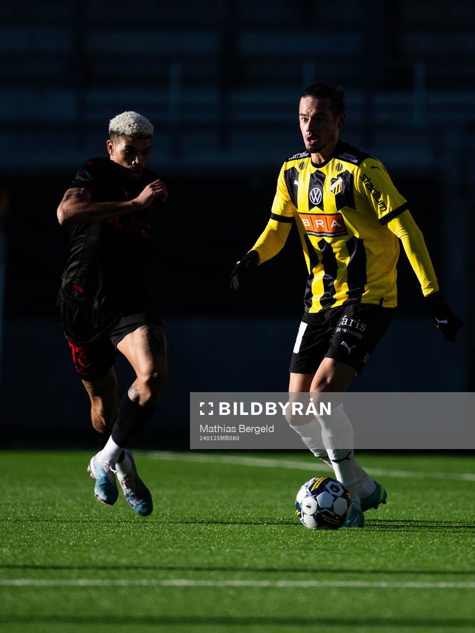 Midtjyllands Jose Carlos Juninho och Häckens Amor Layouni