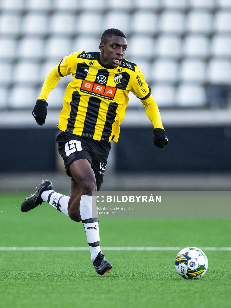 Häckens Anomnachi Chidi under träningsmatchen i fotboll mellan Häcken och Midtjylland den 25 januari 2024 i Göteborg. 