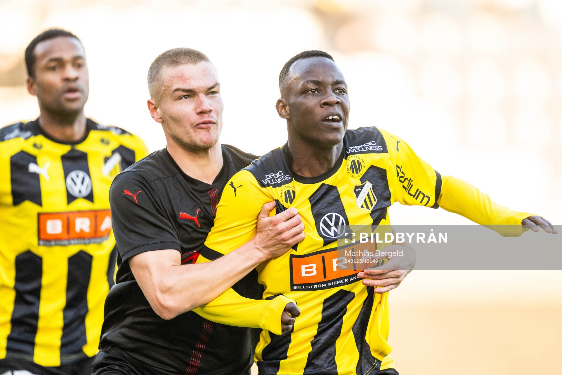 Midtjyllands Victor Bak och Häckens John Paul Dembe
