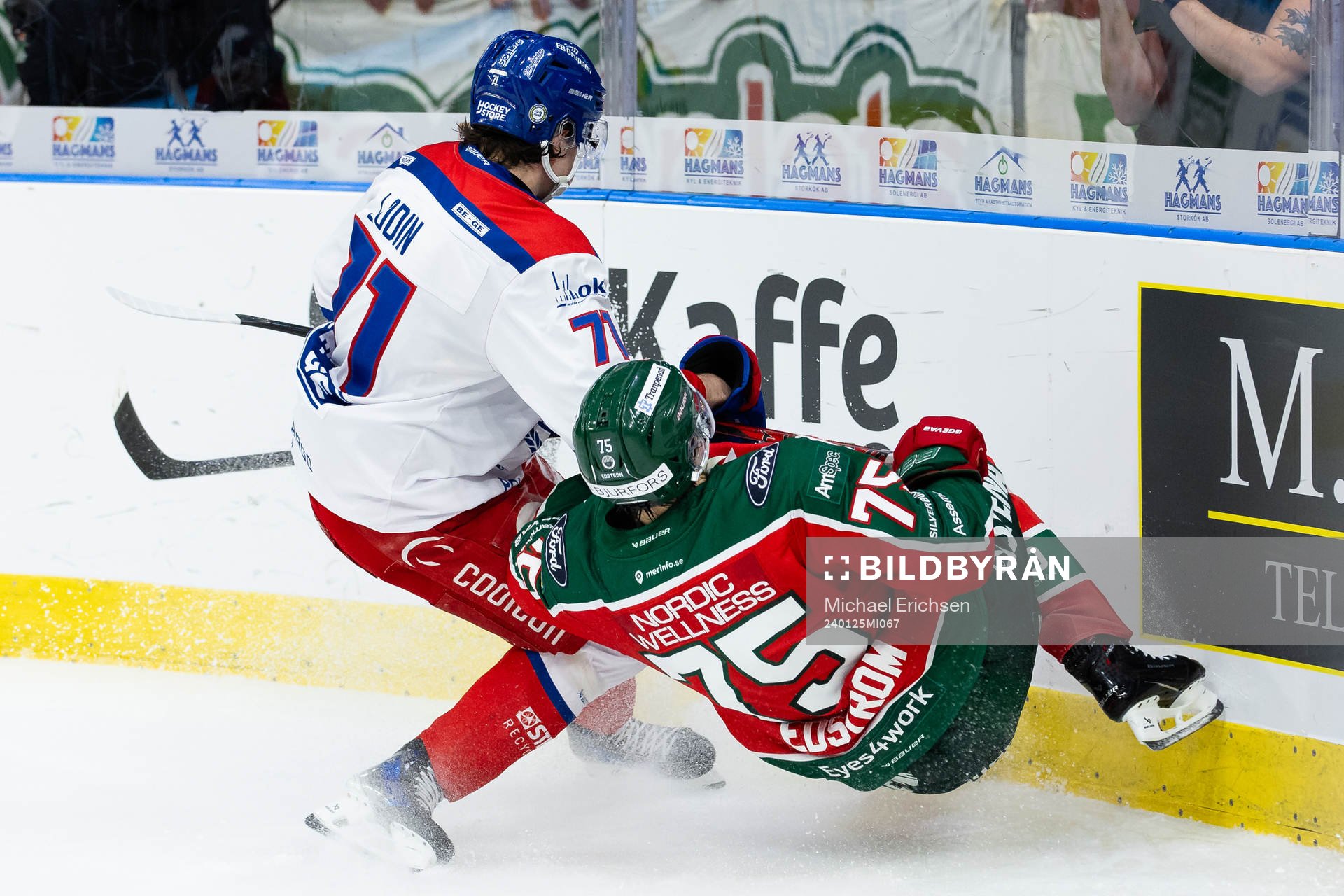 Frölundas David Edstrom åker in i sargen