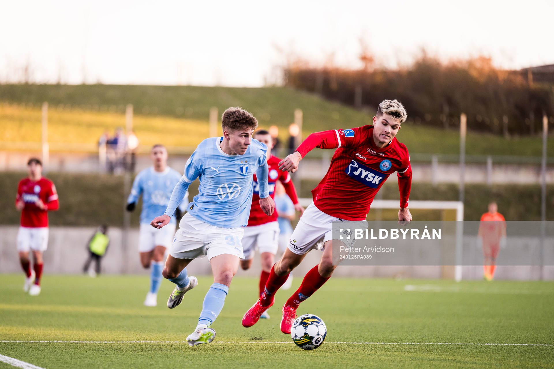 Malmö FFs Hugo Bolin och Silkeborgs Alexander Busch
