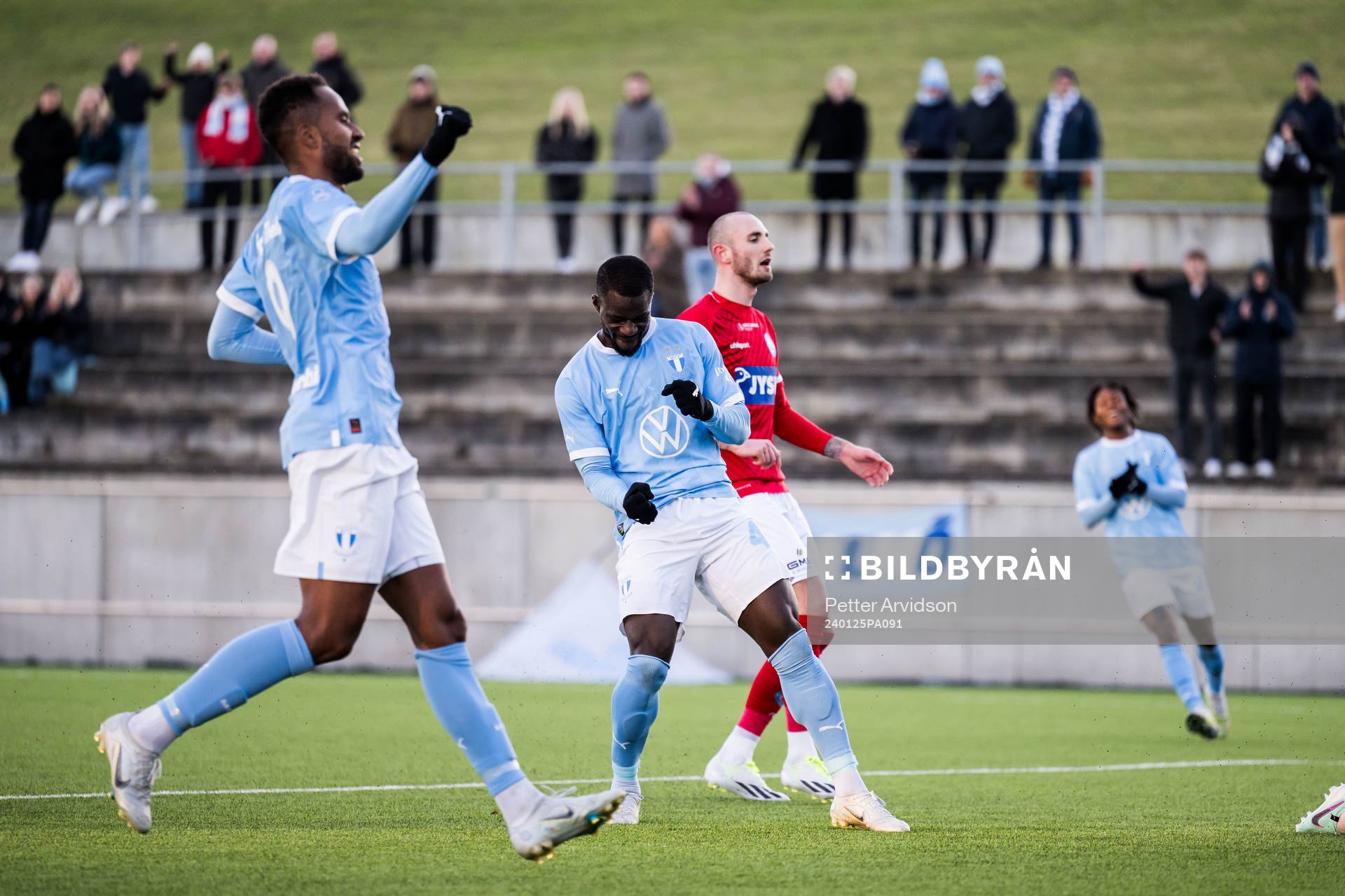 Malmö FFs Malik Abubakari jublar