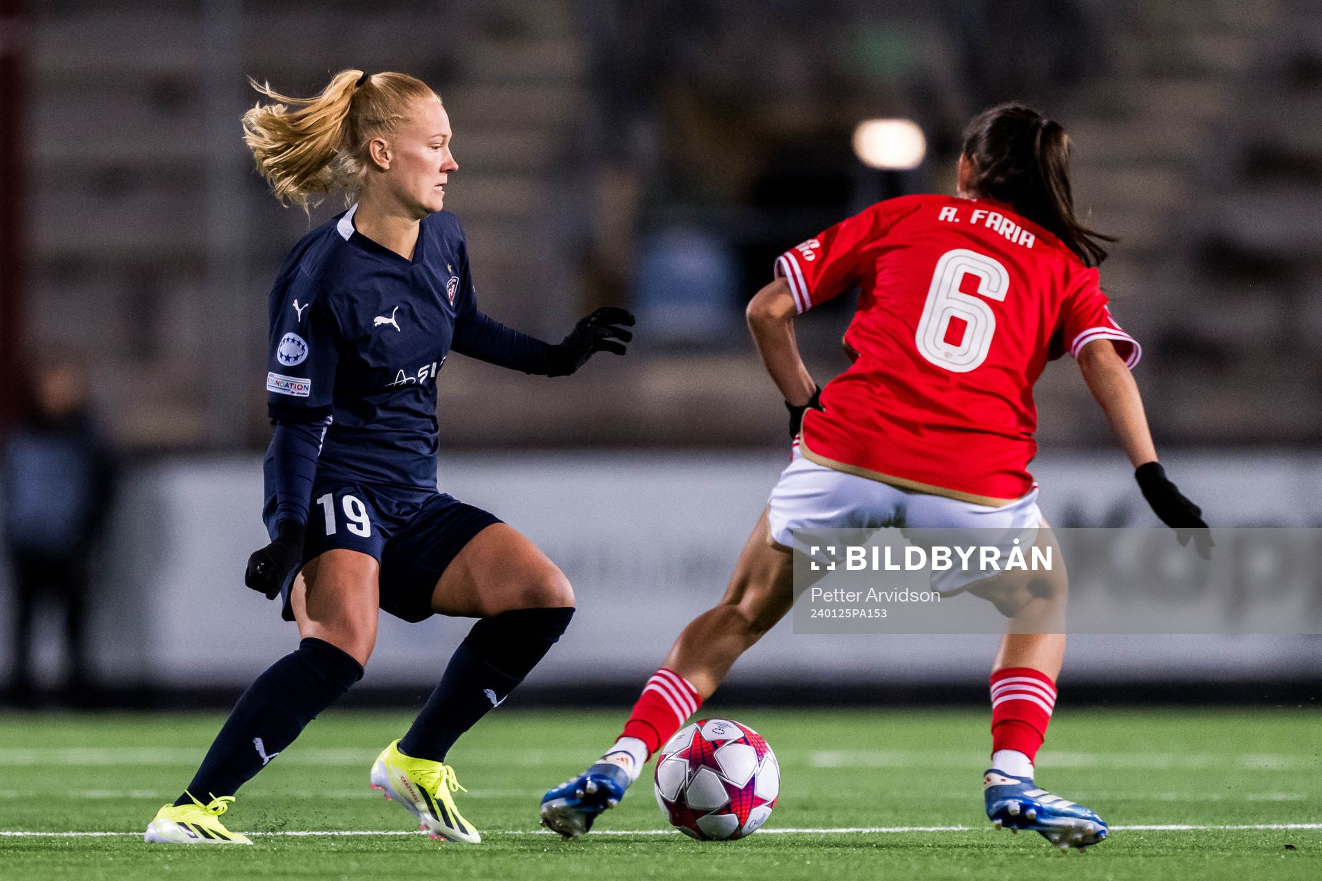 Sofie Bruun Bredgaard of FC Rosengård and Andreia Faria of