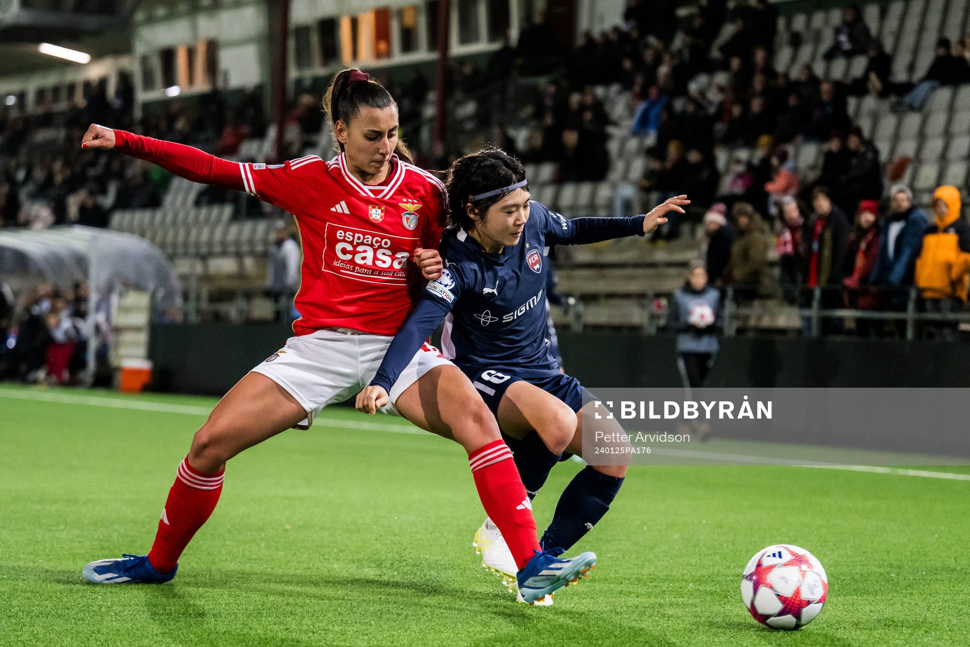 Mai Kadowaki of FC Rosengård and Catarina Amado of Benfica