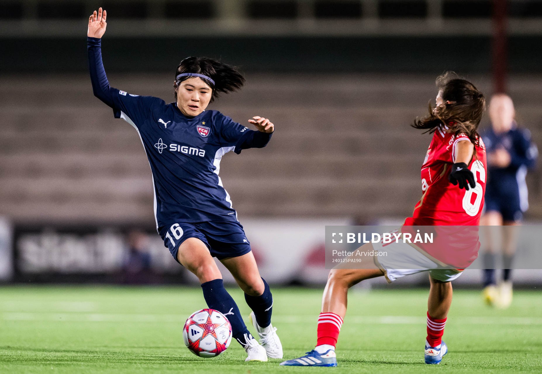Mai Kadowaki of FC Rosengård and Andreia Faria of Benfica