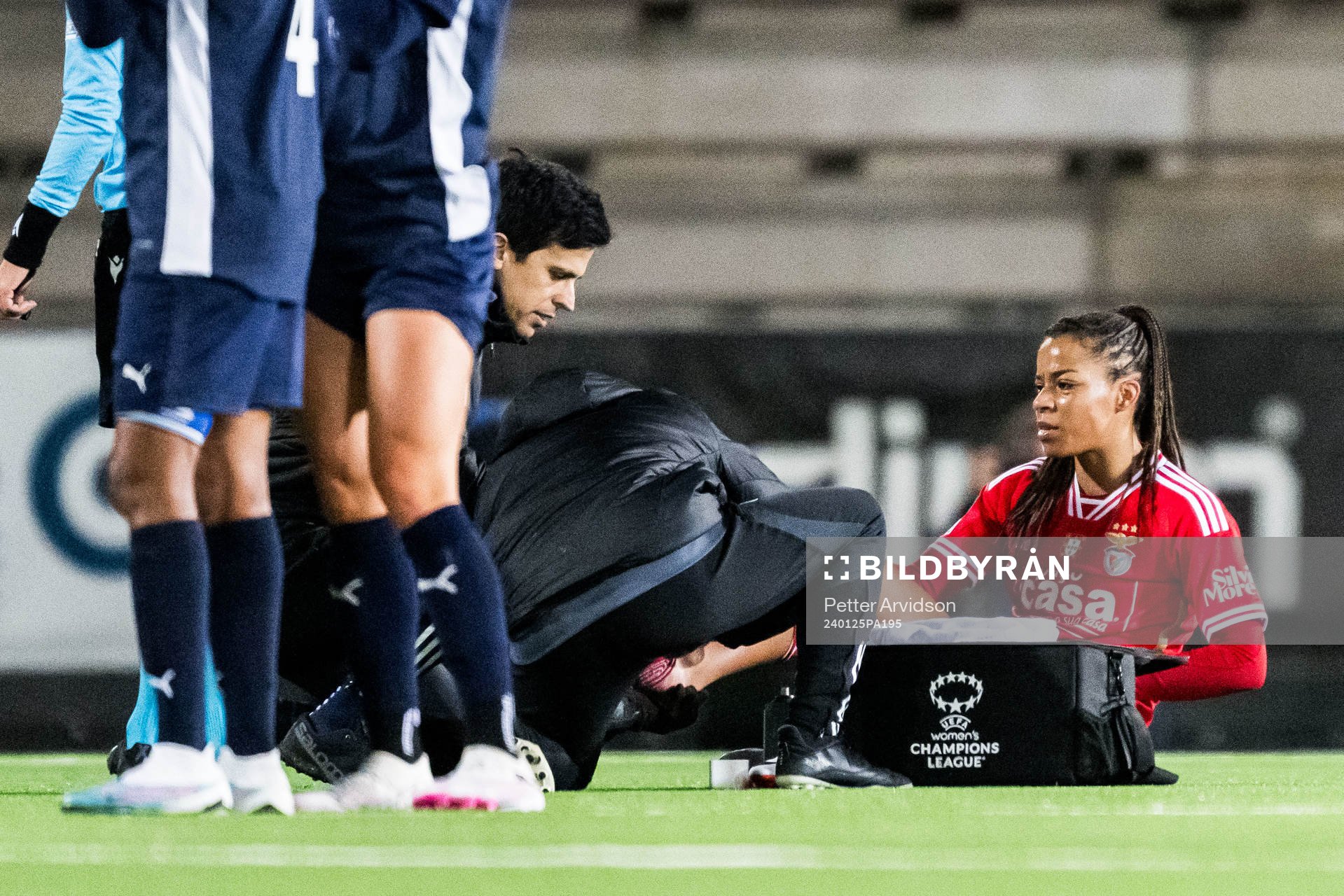 Jéssica Silva of Benfica receives medical attention