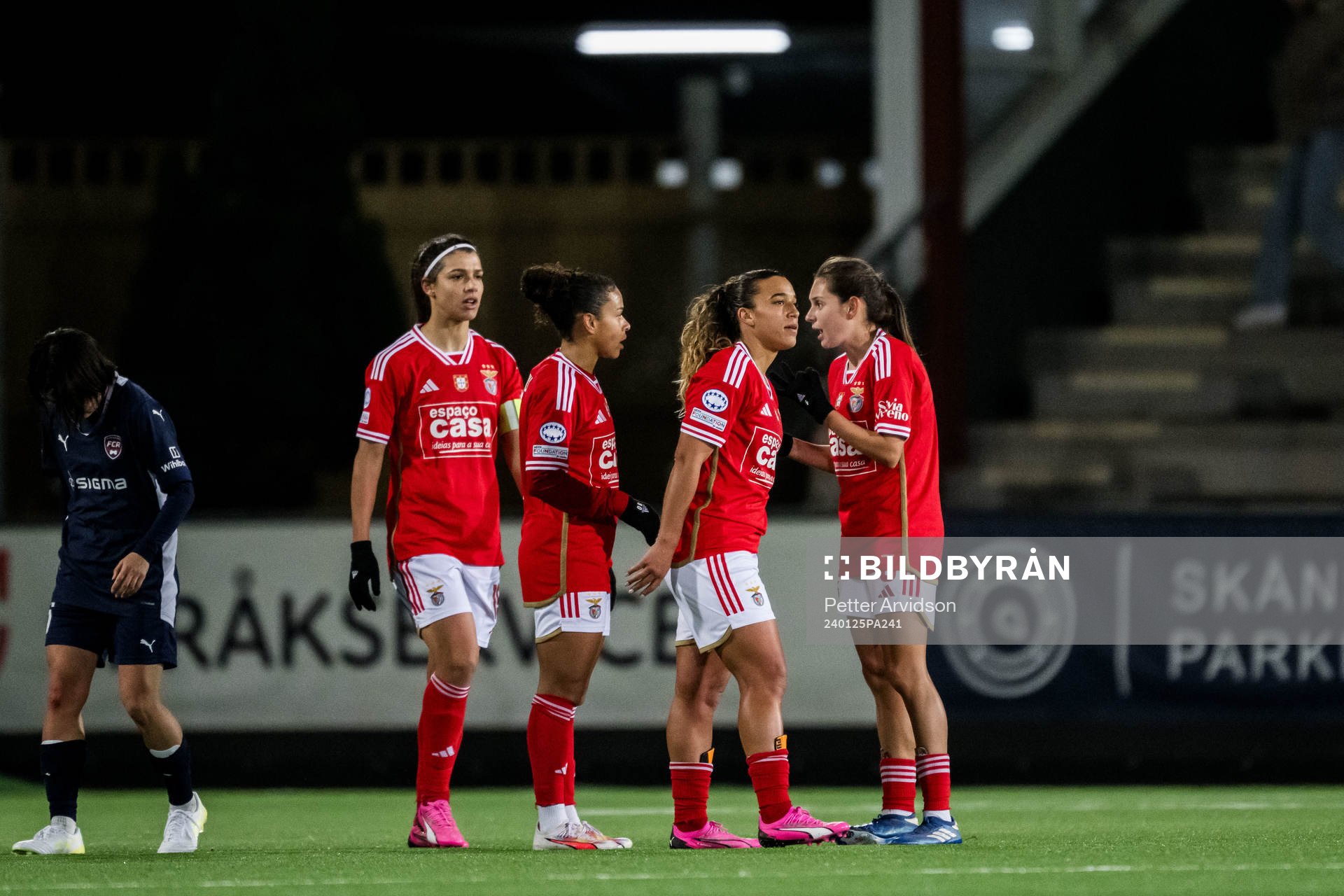 Andreia Norton of Benfica looks dejected