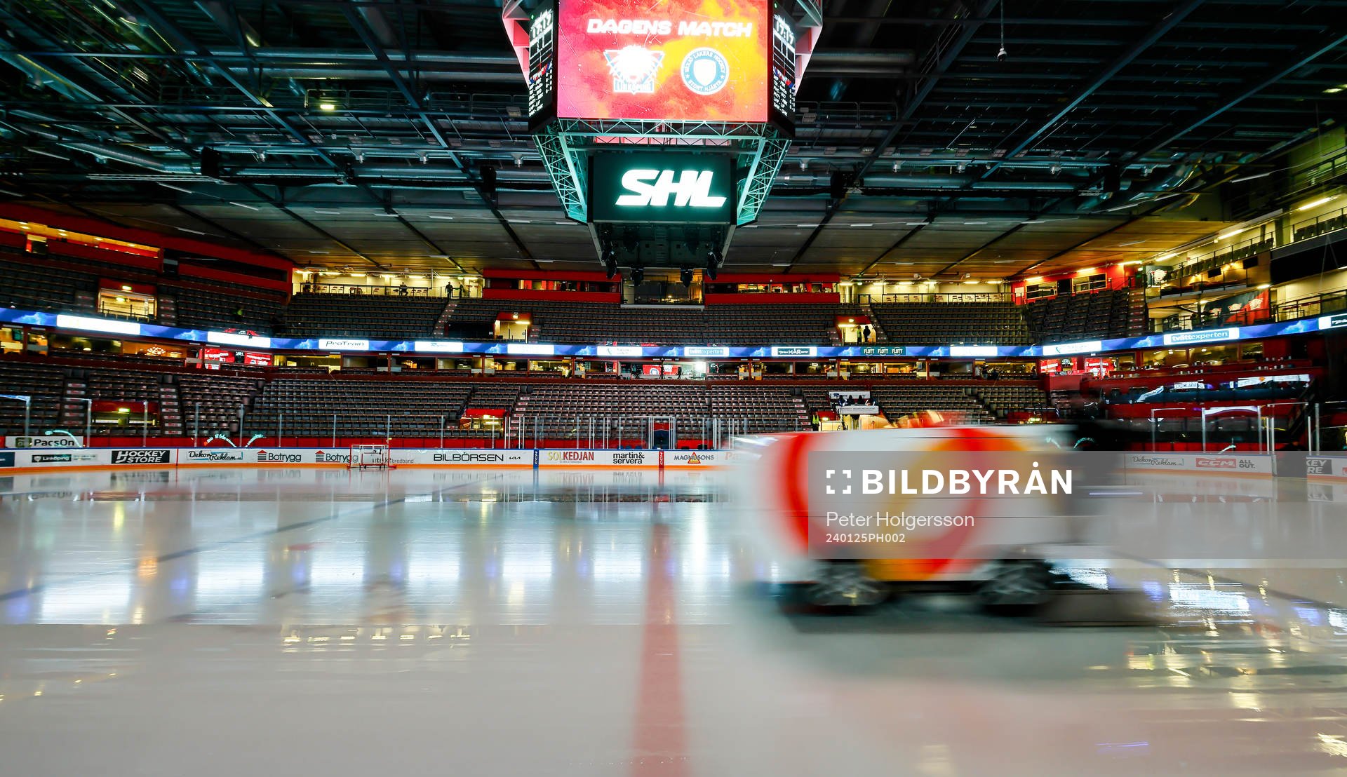 SAAB Arena med ismaskin