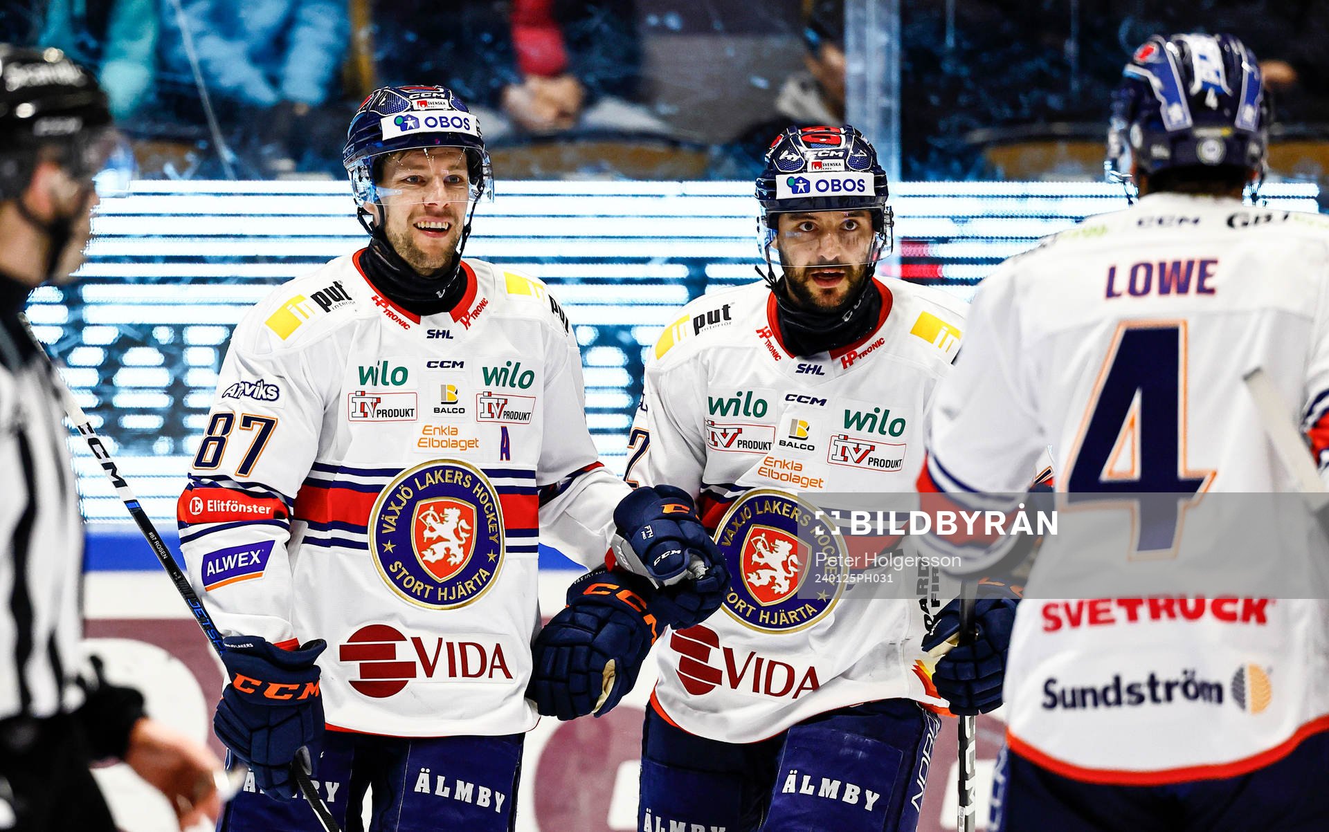 Växjös Robert Rosén och Tobias Rieder jublar