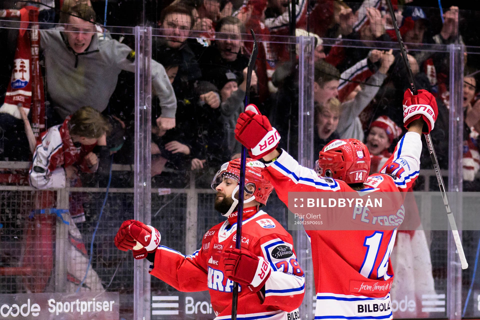 Timrås Robin Hanzl och Emil Pettersson jublar