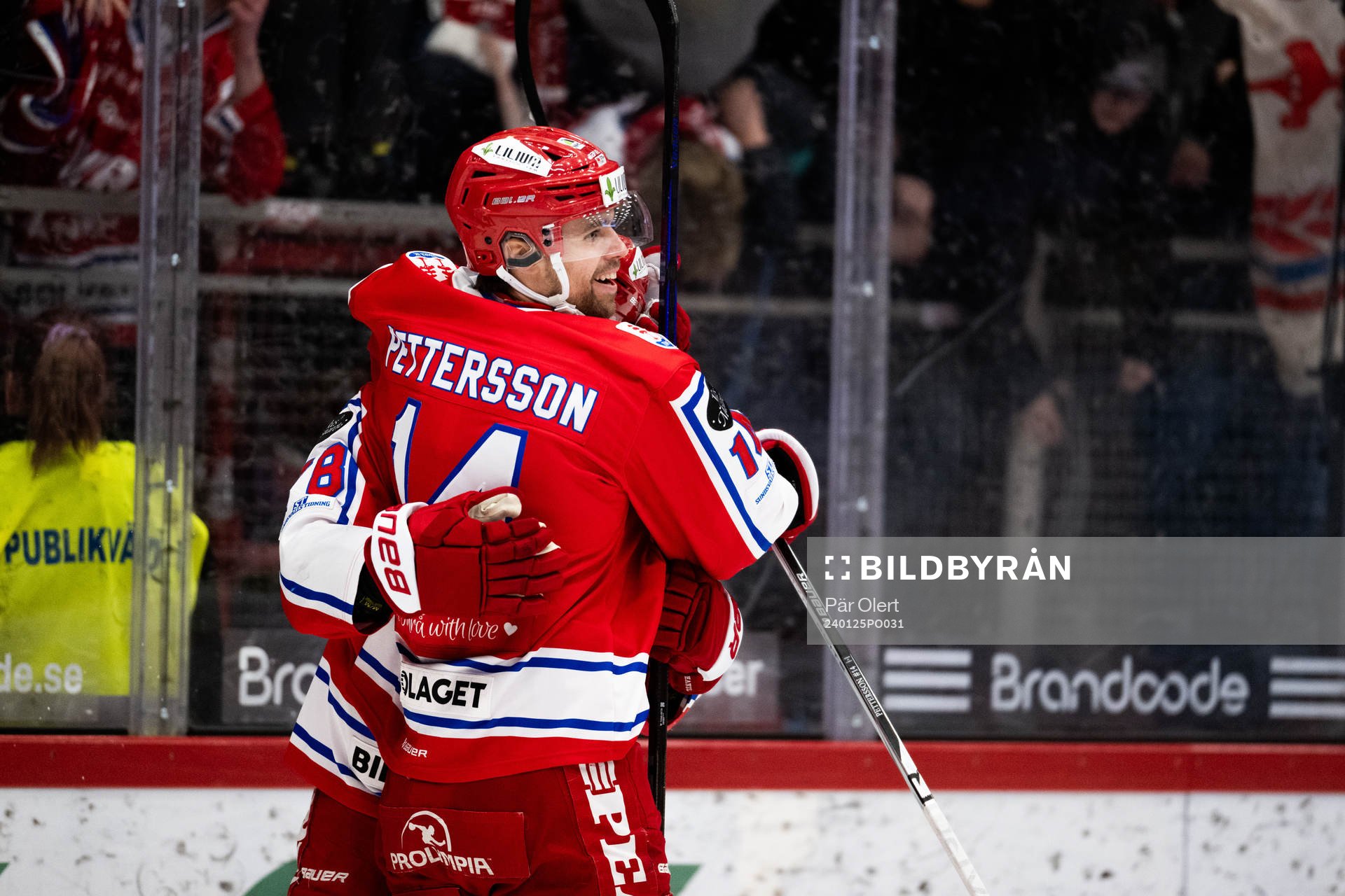 Timrås Robin Hanzl och Emil Pettersson jublar