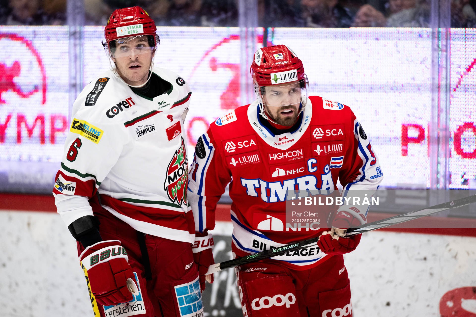 MoDos Daniel Brickley och Timrås Anton Lander