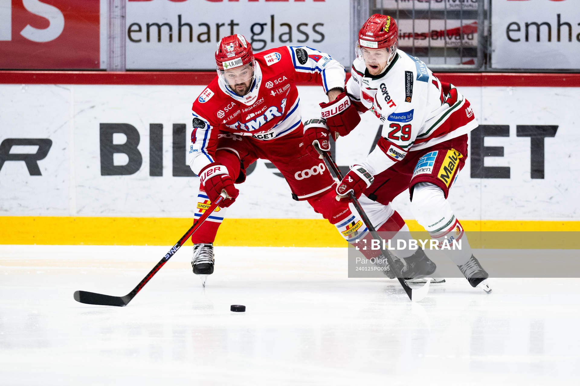 Timrås Tim Erixon och MoDos Mikkel Aagaard