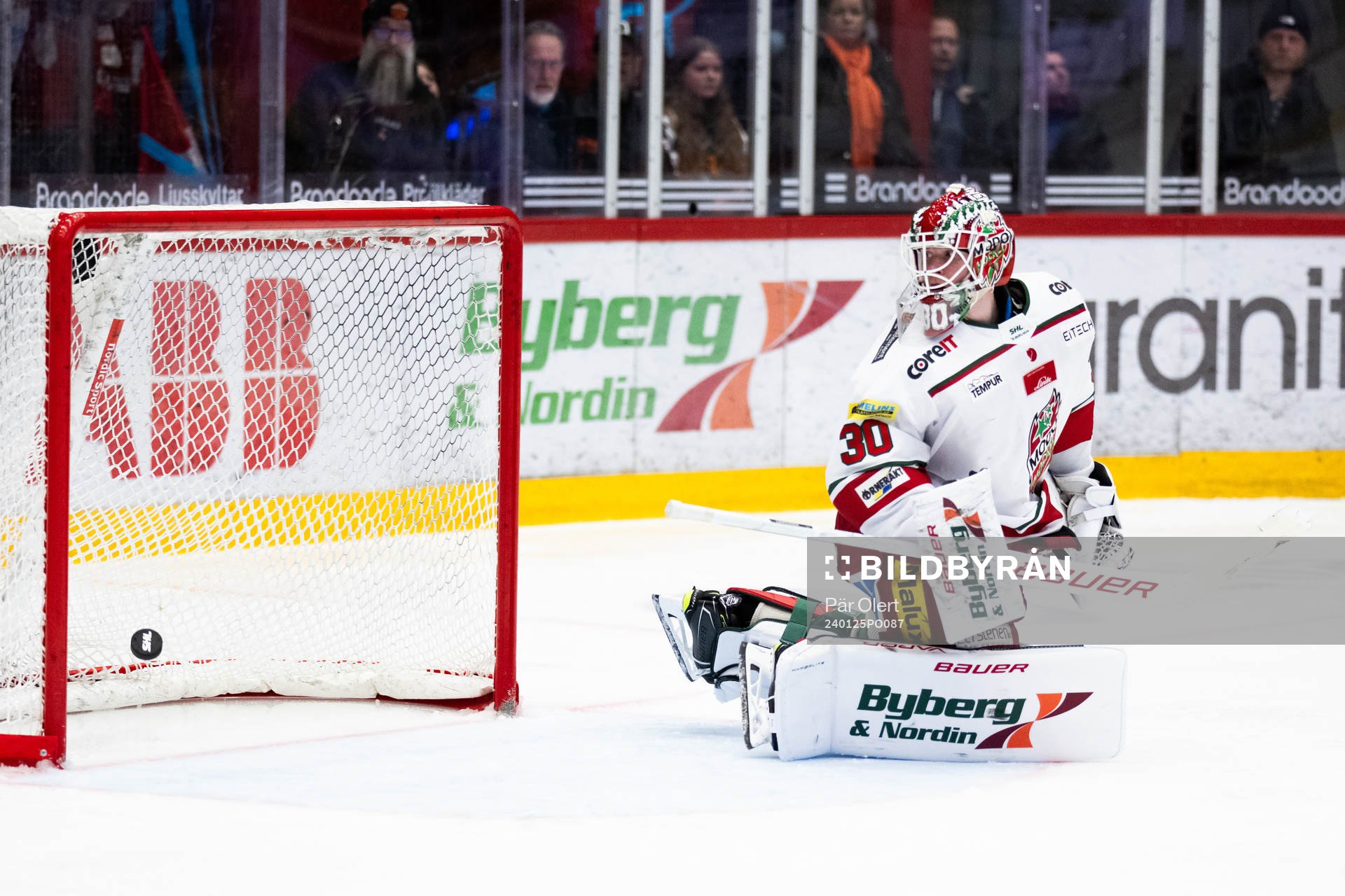 MoDos målvakt Lassi Lehtinen släpper in 2-1 målet av