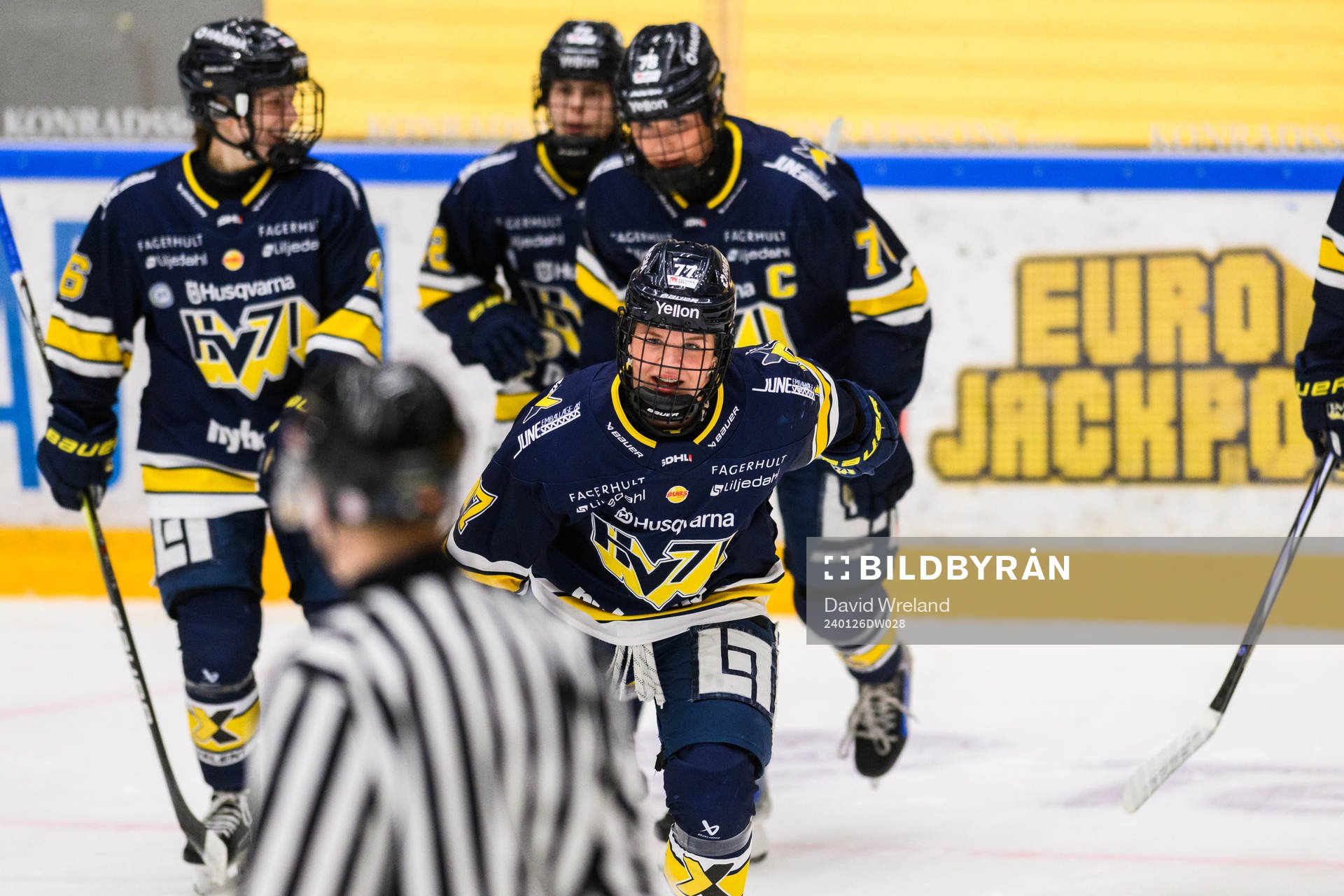 HV71s Mira Jungåker  jublar
