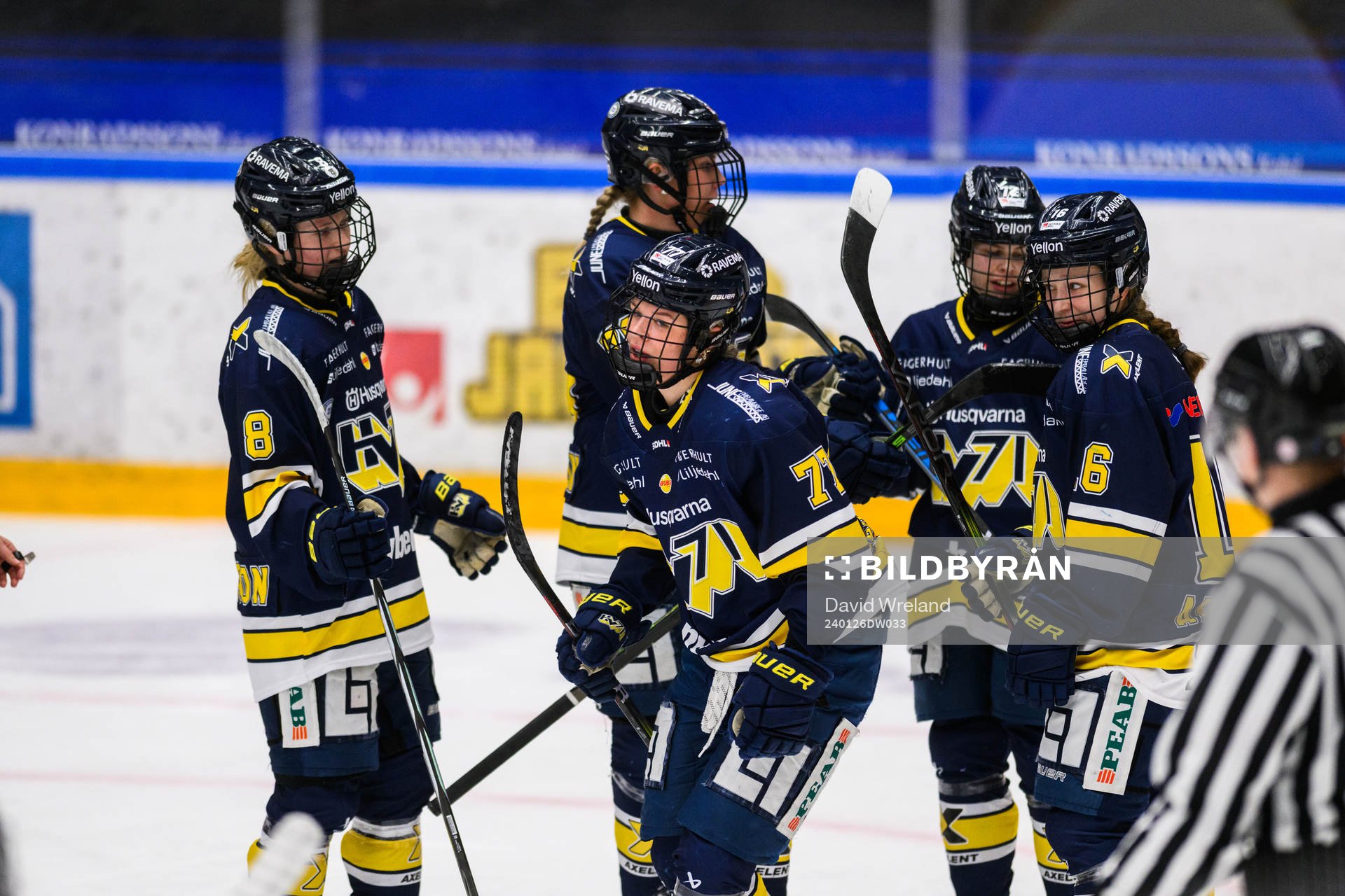 HV71s Mira Jungåker  jublar