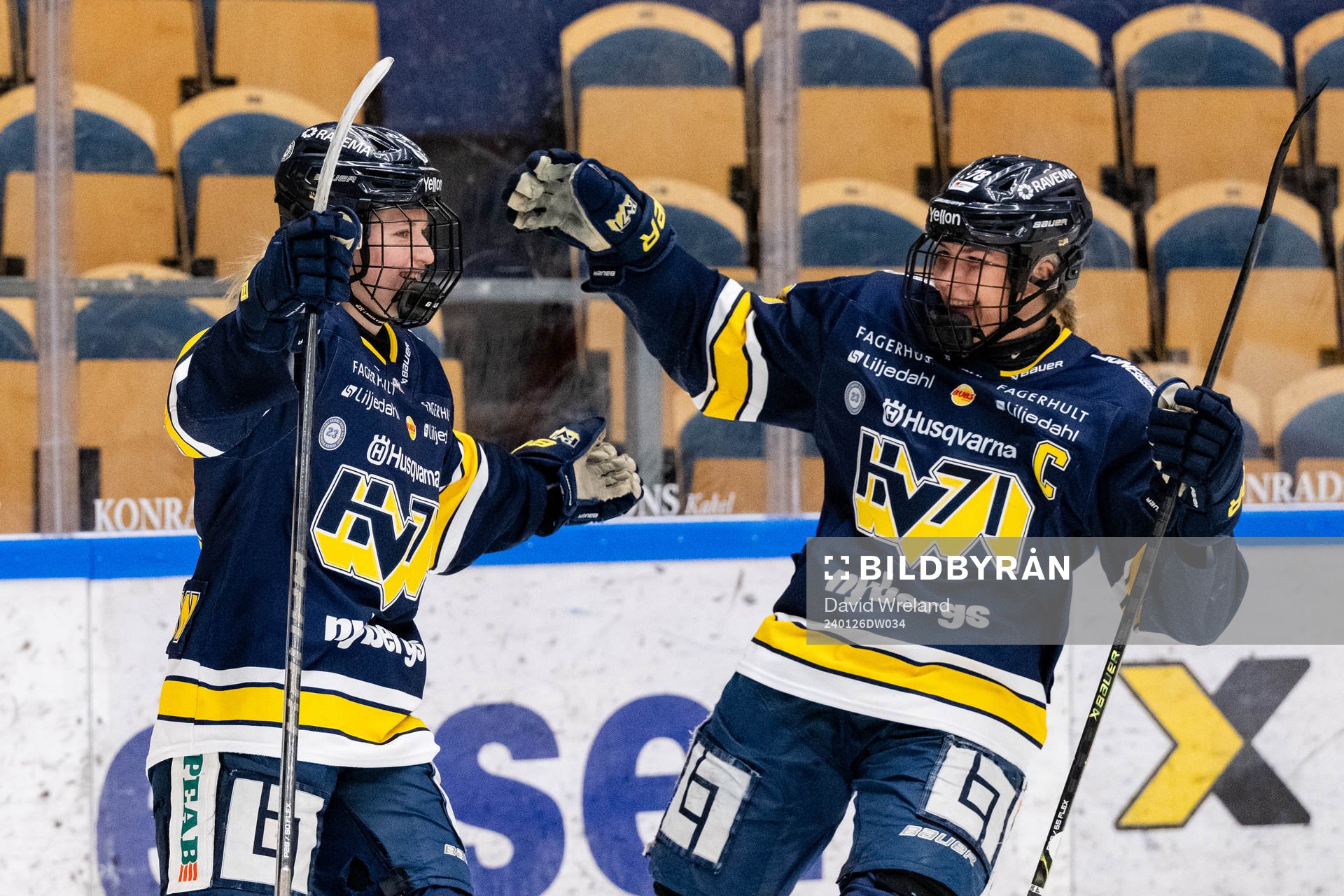 HV71s Hilda Svensson jublar