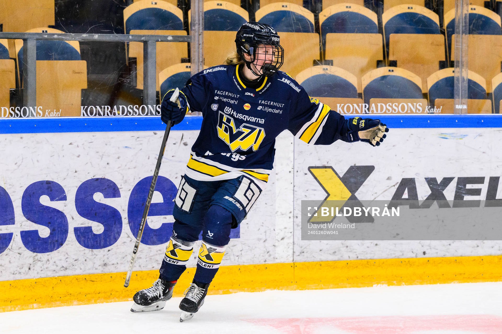 HV71s Hilda Svensson jublar