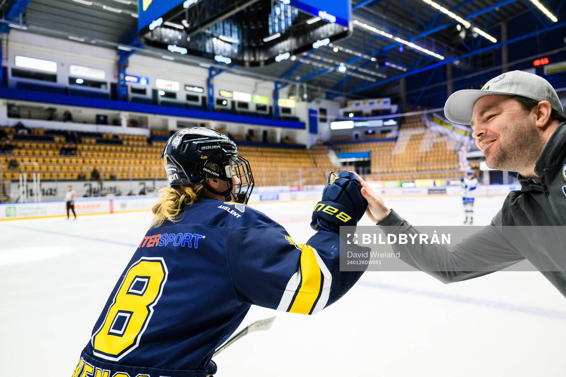 HV71s Hilda Svensson jublar