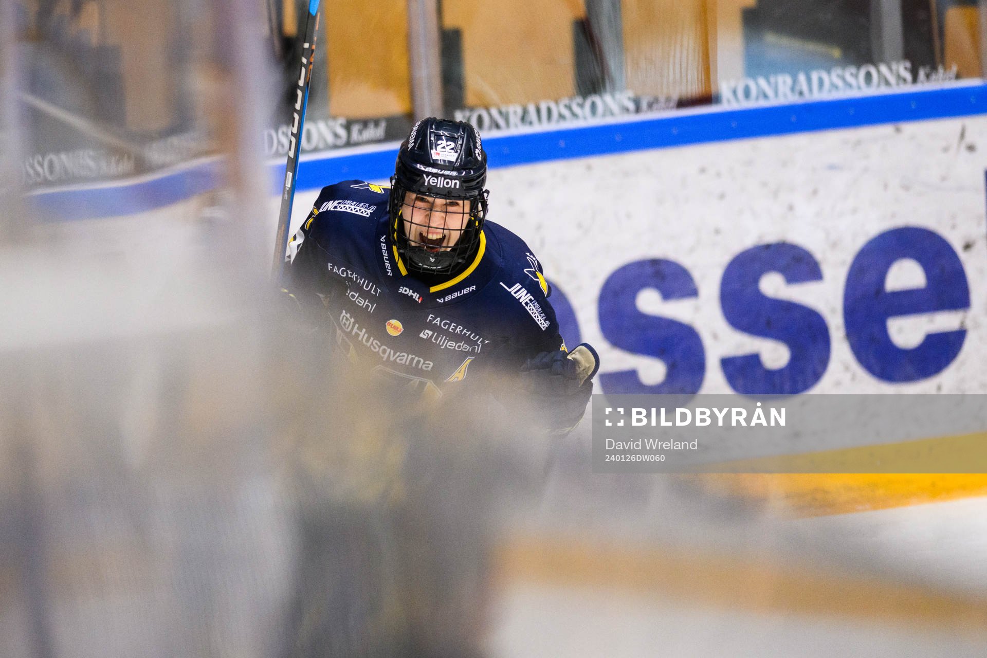 HV71s Suvi Käyhkö jublar