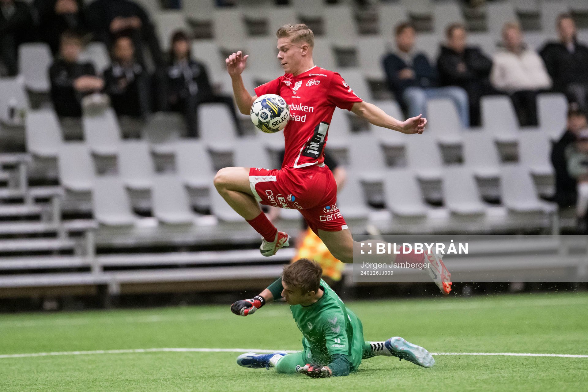 Elfsborgs Gottfrid Rapp och Odenses Hans Christian Bernat