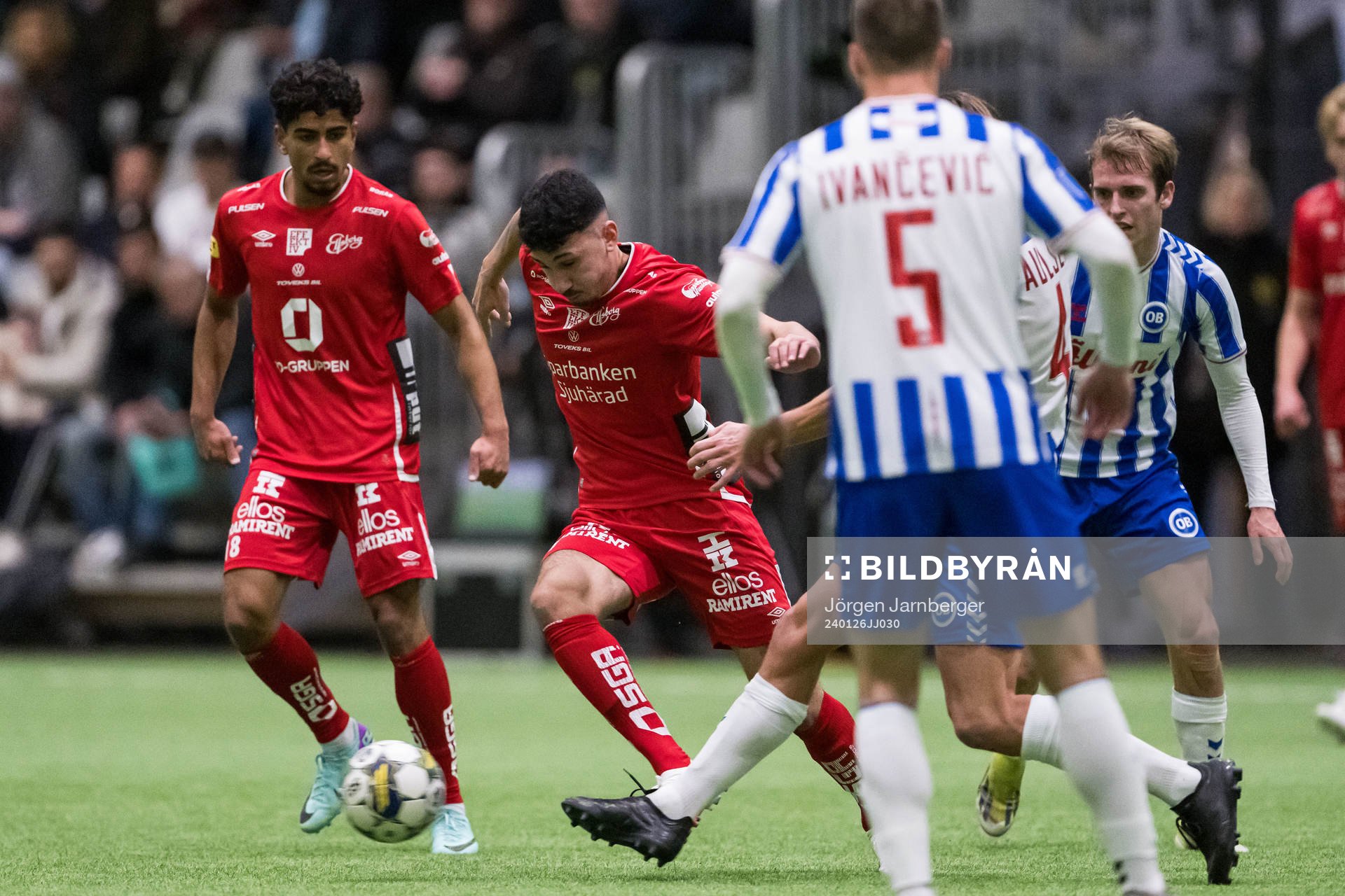 Elfsborgs Ahmed Qasem och Dion Krasniqi under träningsmatchen mellan Elfsborg och Odense den 26 januari 2024 i Borås. 