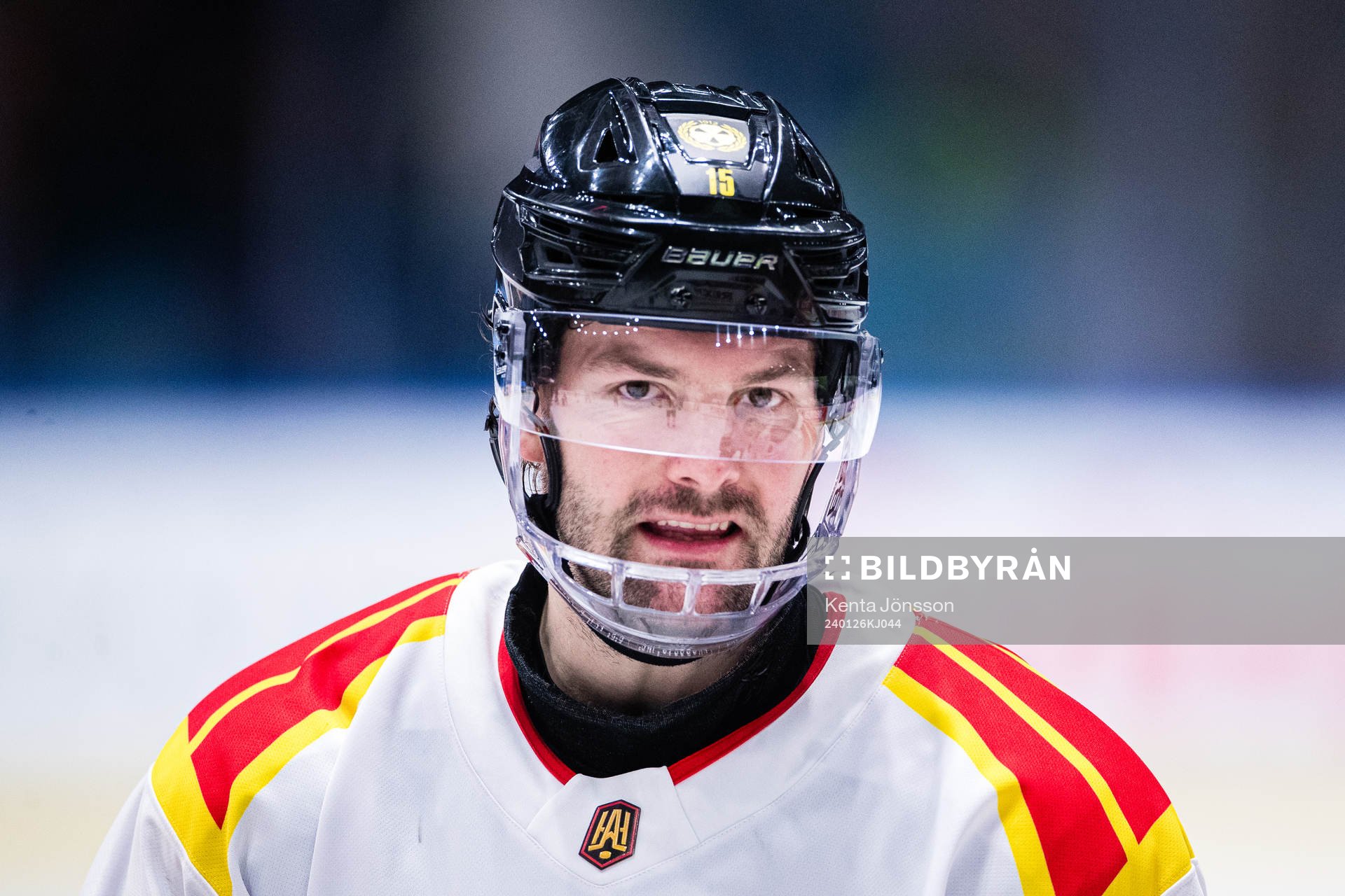 Brynäs Simon Bertilsson med ansiktsskydd