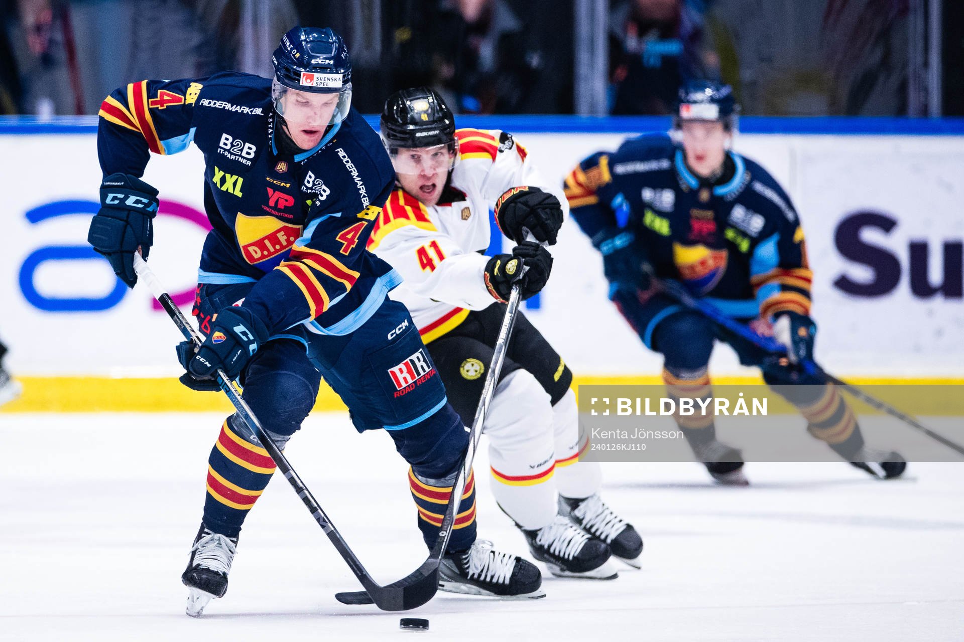 Djurgårdens Edvin Hammarlund och Brynäs Greg Scott
