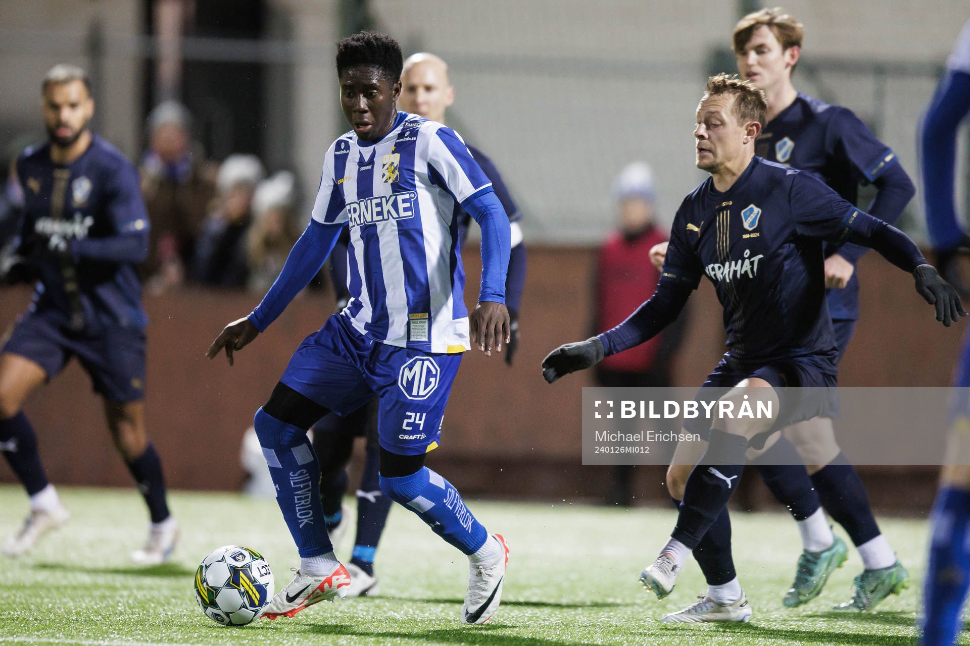 IFK Göteborgs Abundance Salaou och Halmstads Joel Allansson