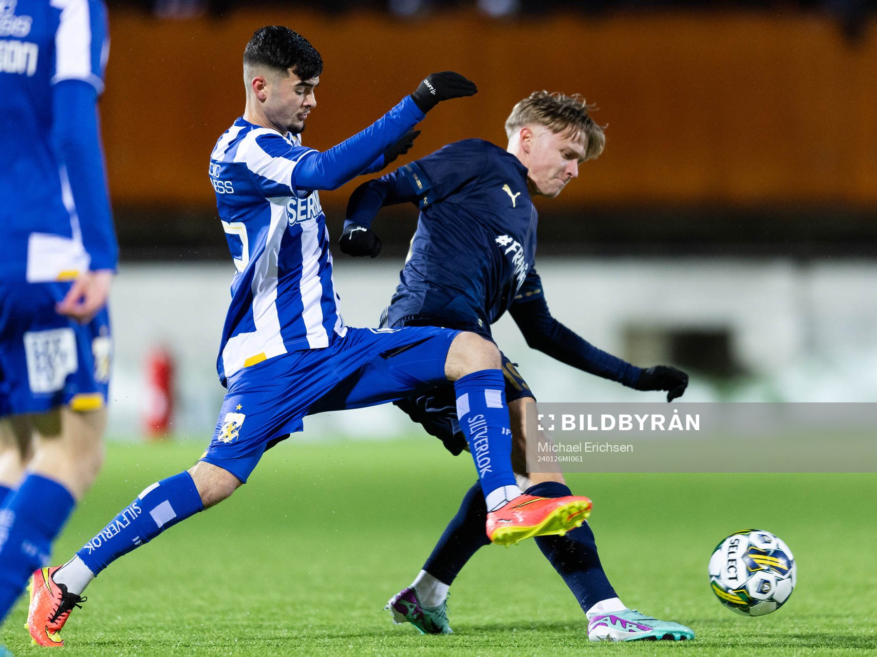 IFK Göteborgs Melvin Koliqi och Halmstads Albin Ahlstrand