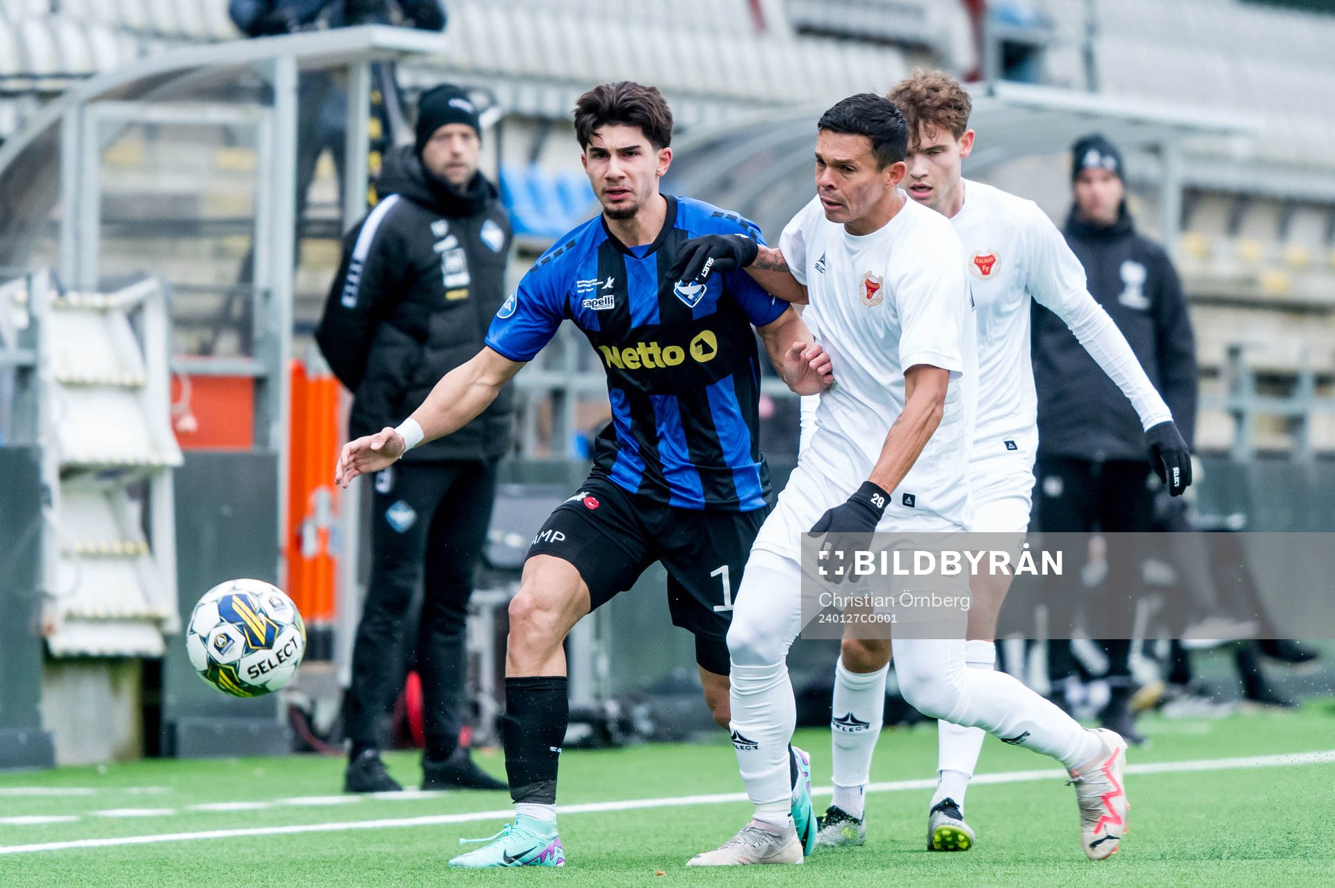 HB Køges Christian Tue Jensen och Kalmars Romario Pereira