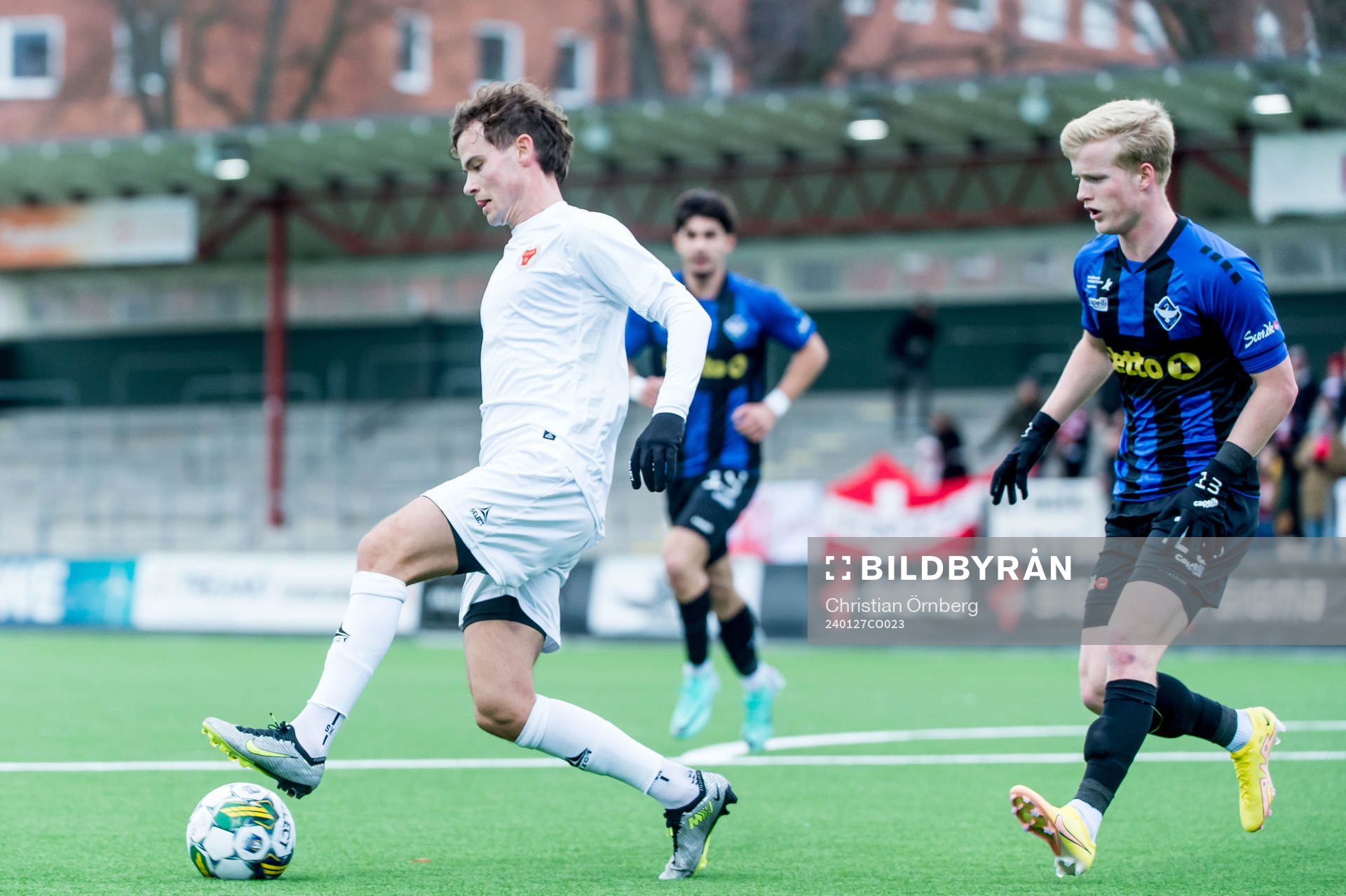 Kalmars Jacob Trenskow och HB Køges Sebastian Larsen