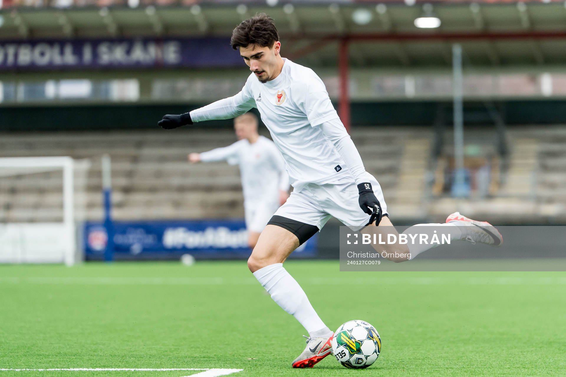 Kalmars Leon Isa under fotbollsmatchen i träningsmatchen mellan HB Køge och Kalmar den 27 januari 2024 i Malmö. 