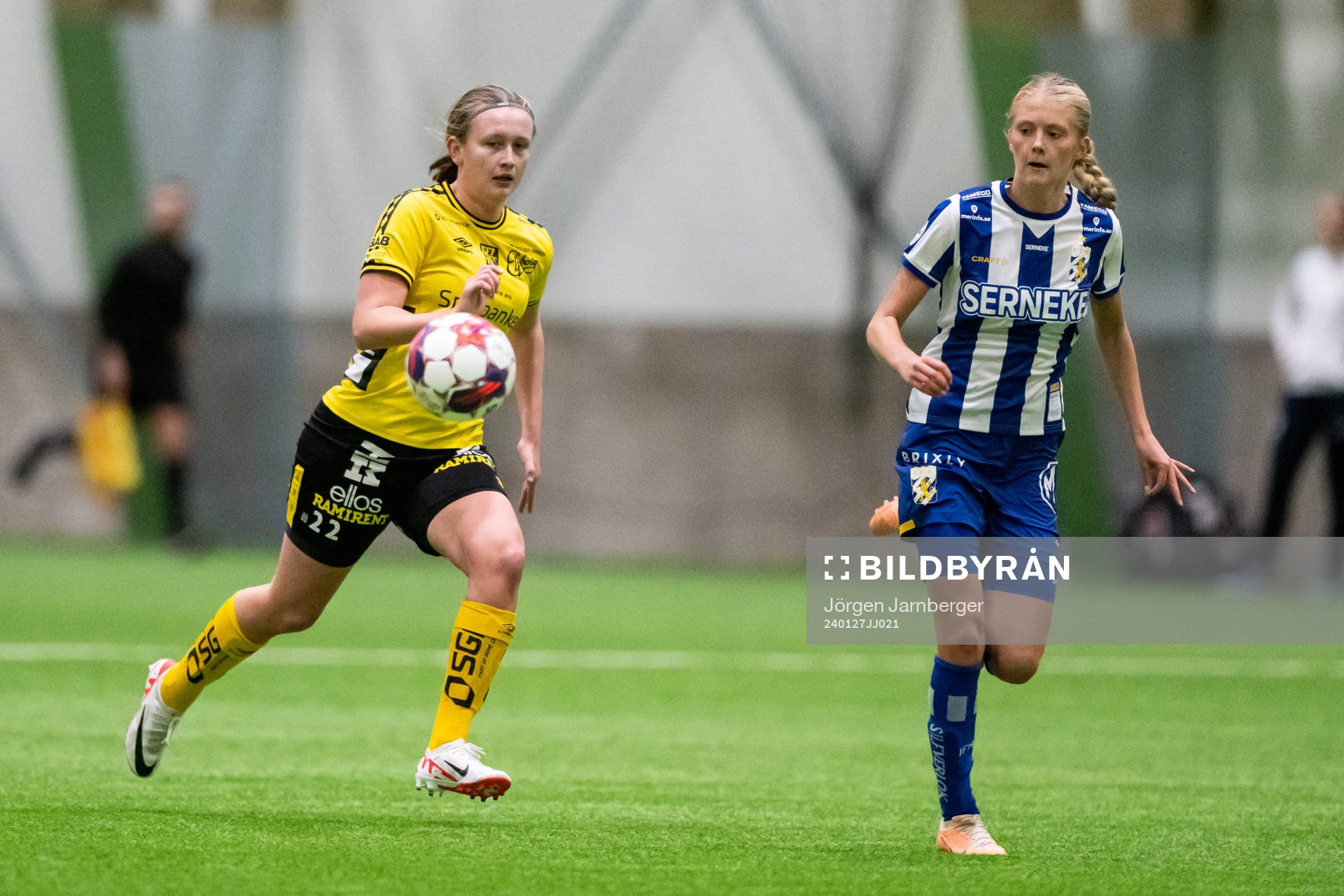 Elfsborgs Ellen Nilsson och IFK Göteborgs Filippa Andersson