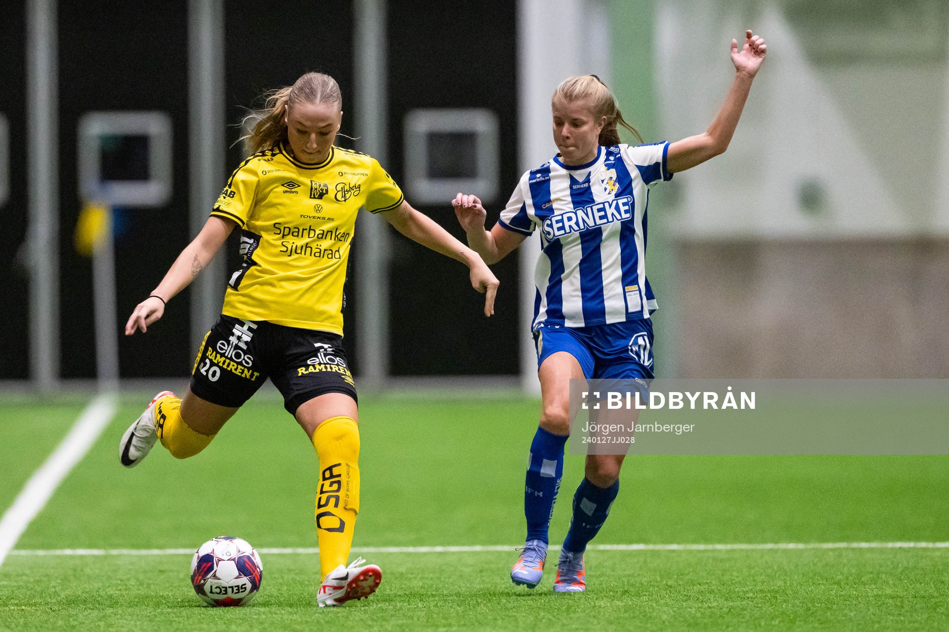 Elfsborgs Stina Jensen och IFK Göteborgs Nicole Fallqvist
