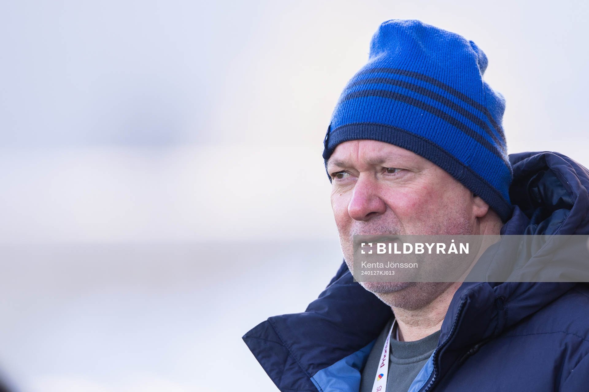 Djurgårdens vd Henrik Berggren under uppvärmningen inför träningsmatchen i fotboll mellan Västerås SK och Djurgården den 27 januari 2024 i Västerås.