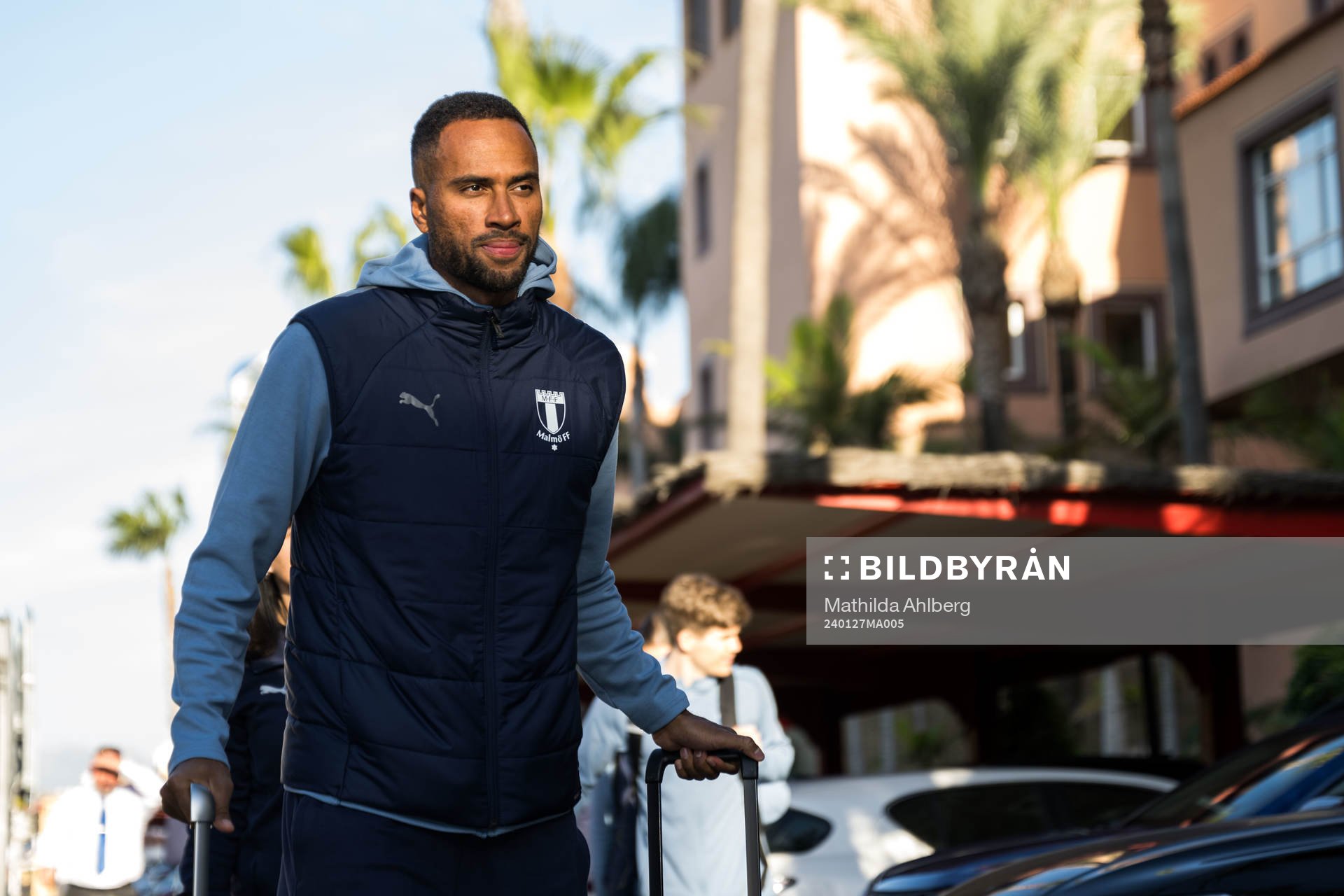 Malmö FFs Isaac Kiese Thelin vid ankomsten till