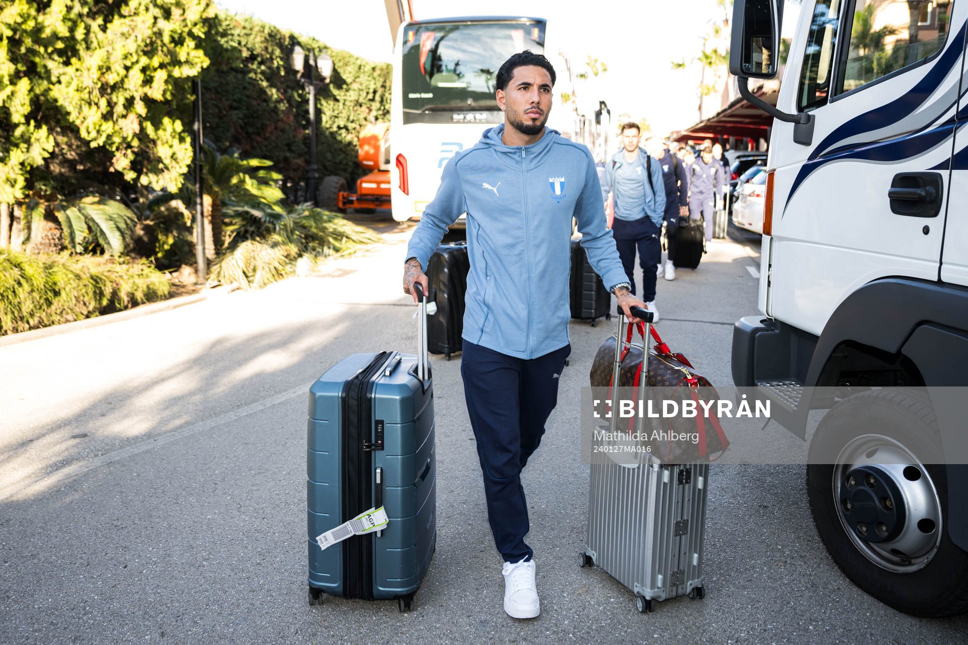 Malmö FFs Sergio Pena vid ankomsten till spelarhotellet